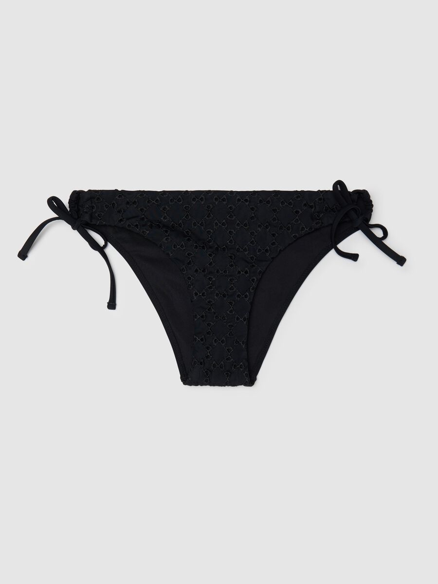 Women’s bikini briefs in black stretch fabric with floral embroidery_0