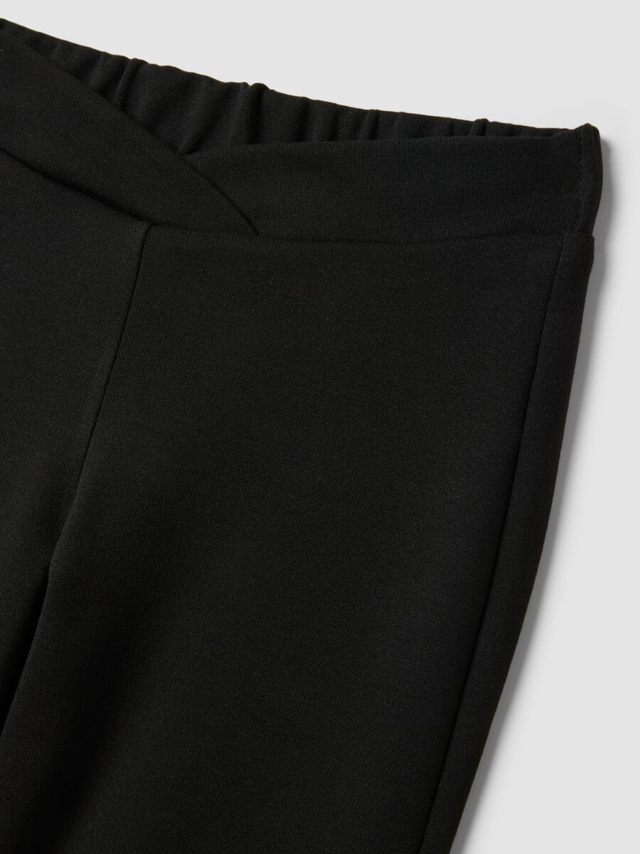 Pantaloni neri flare in viscosa elasticizzato_2