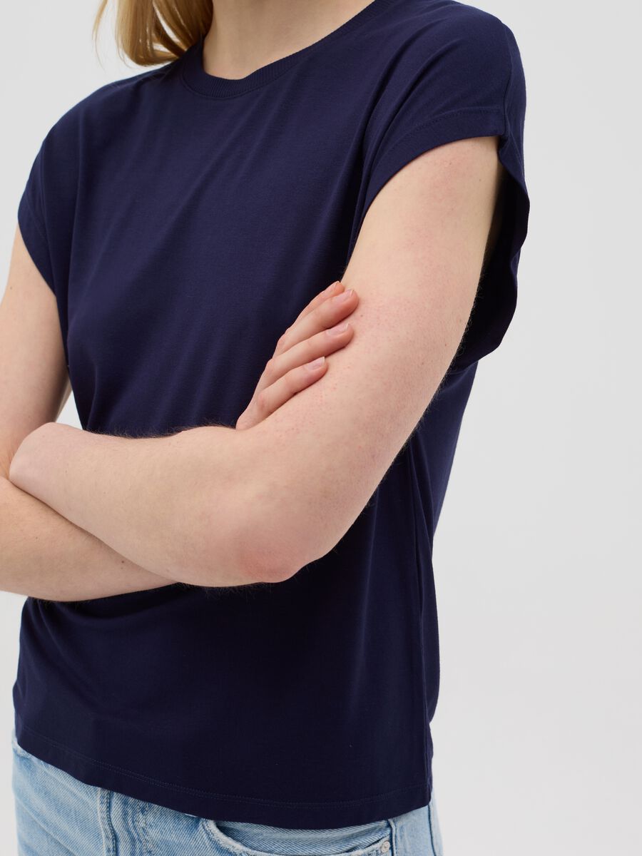 Short-sleeve blue T-shirt in stretchy viscose_3