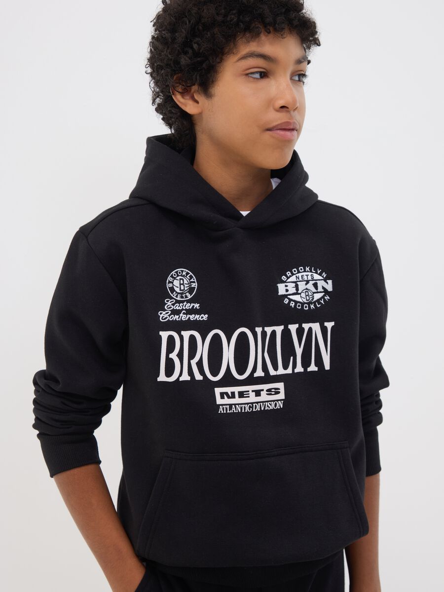 Black cotton-blend hoodie with Brooklyn Nets print for boys_1