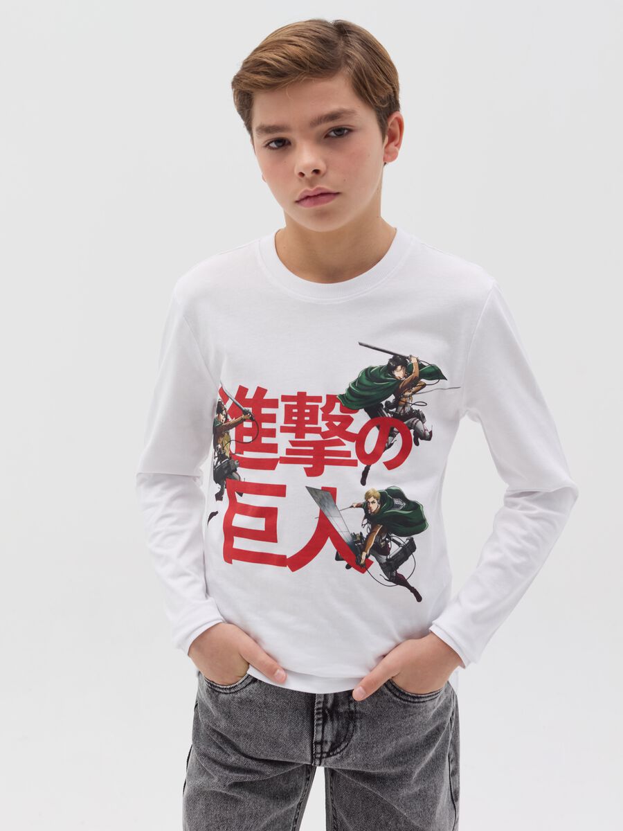 Long-sleeved T-shirt with Attack on Titan print_0
