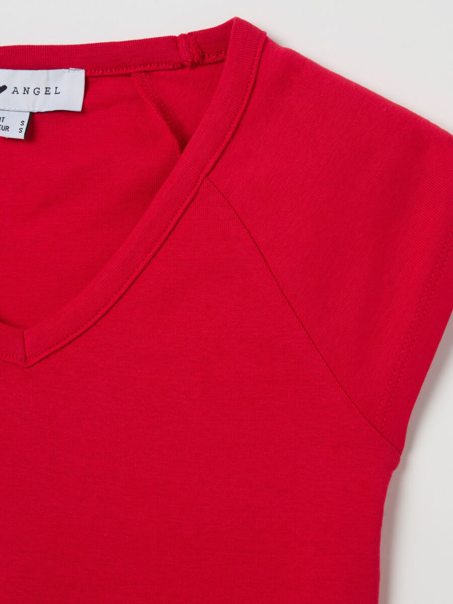 Solid colour T-shirt with V neck_5