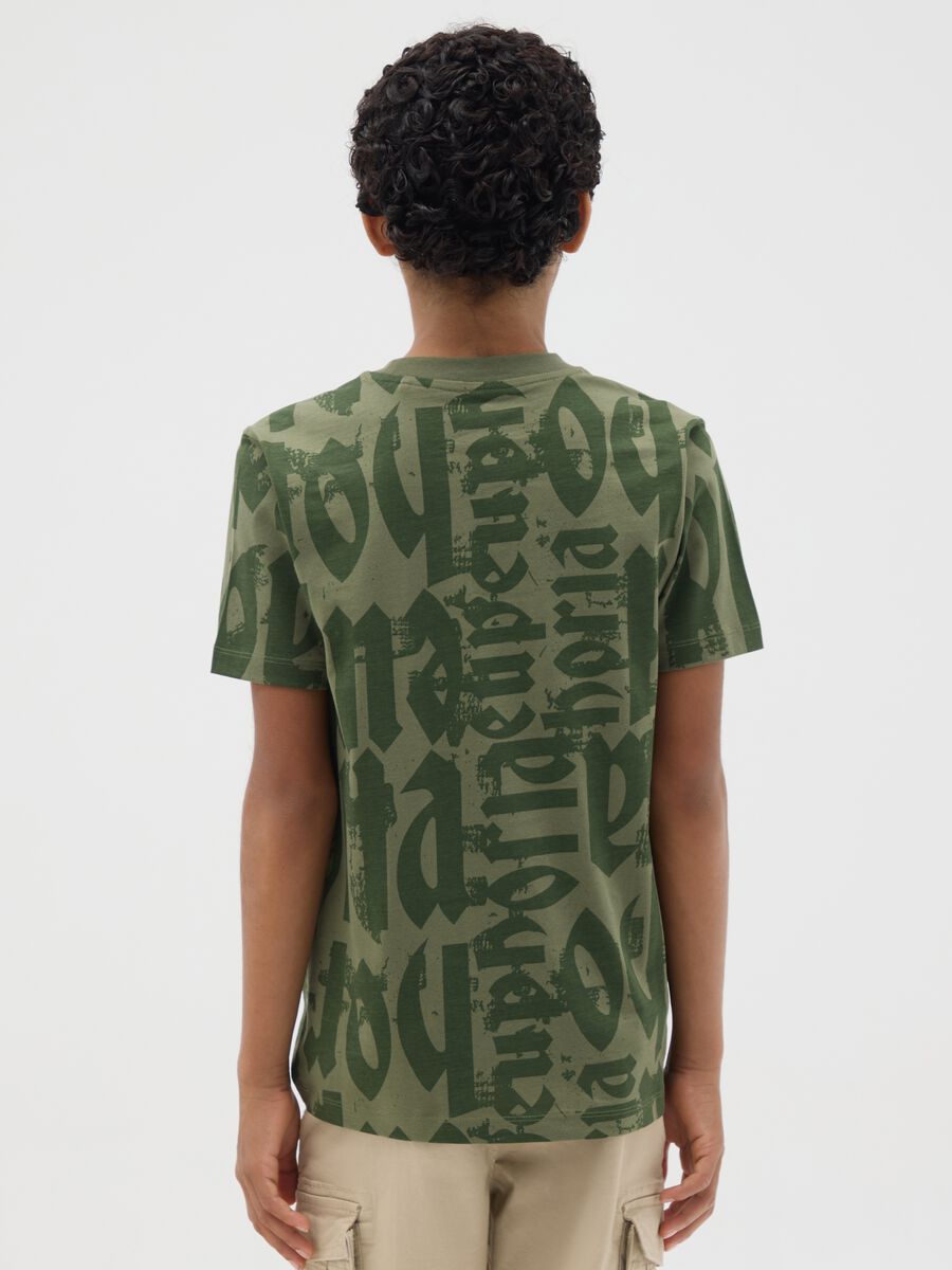 T-shirt da ragazzo in puro cotone verde regular fit con stampa grafica_1