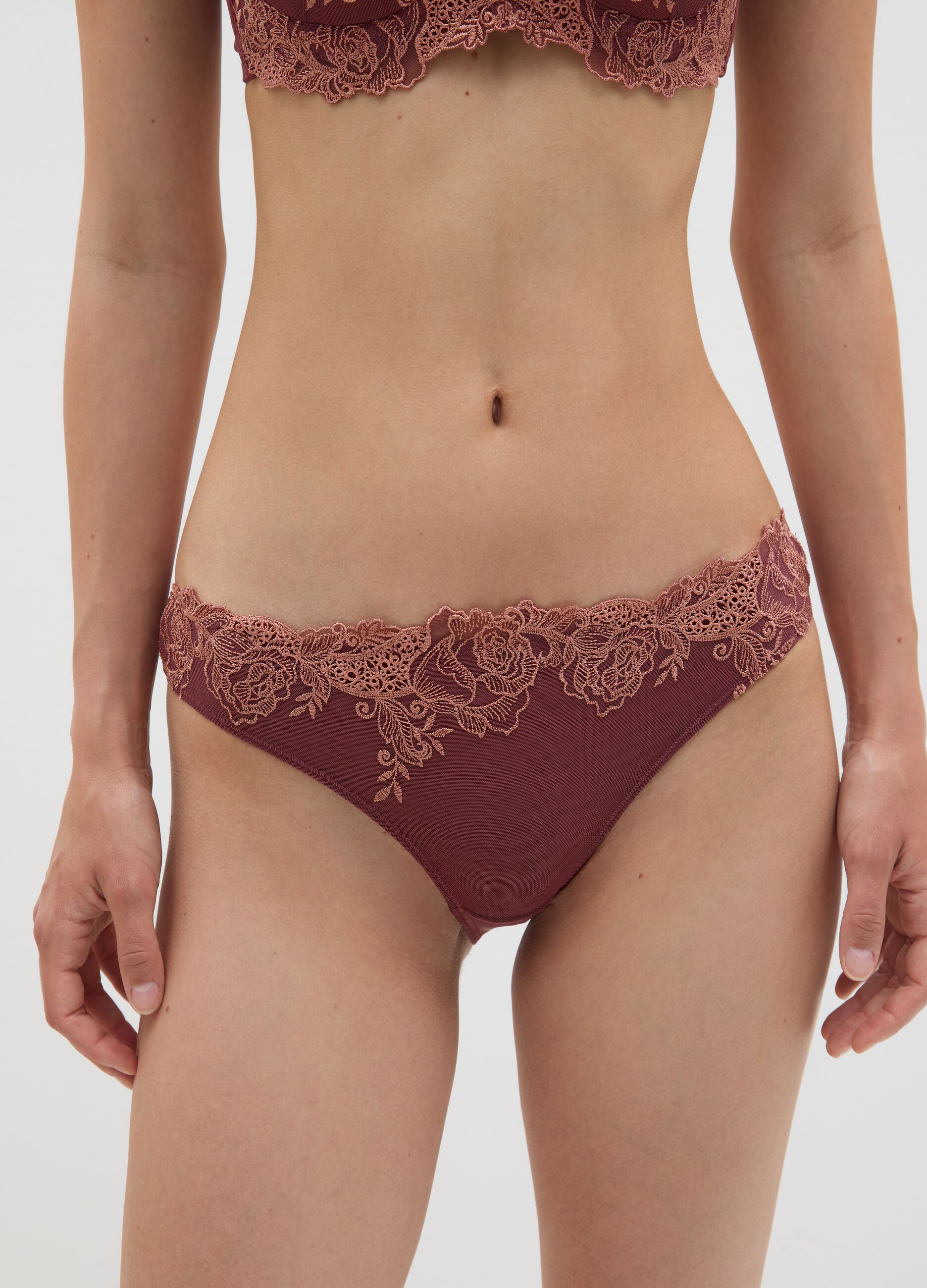 Slip in microfibra con pizzo