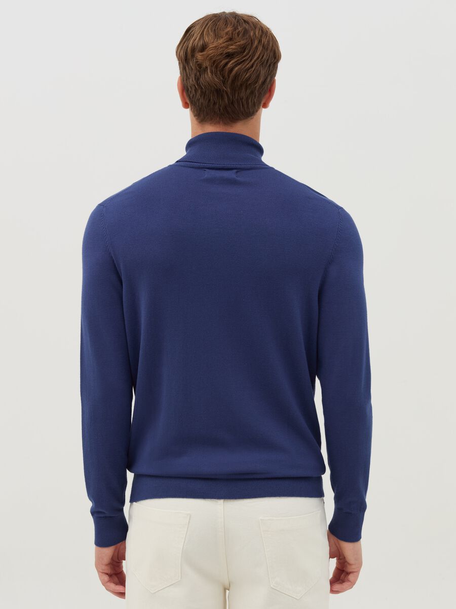 Pullover with high neck_2