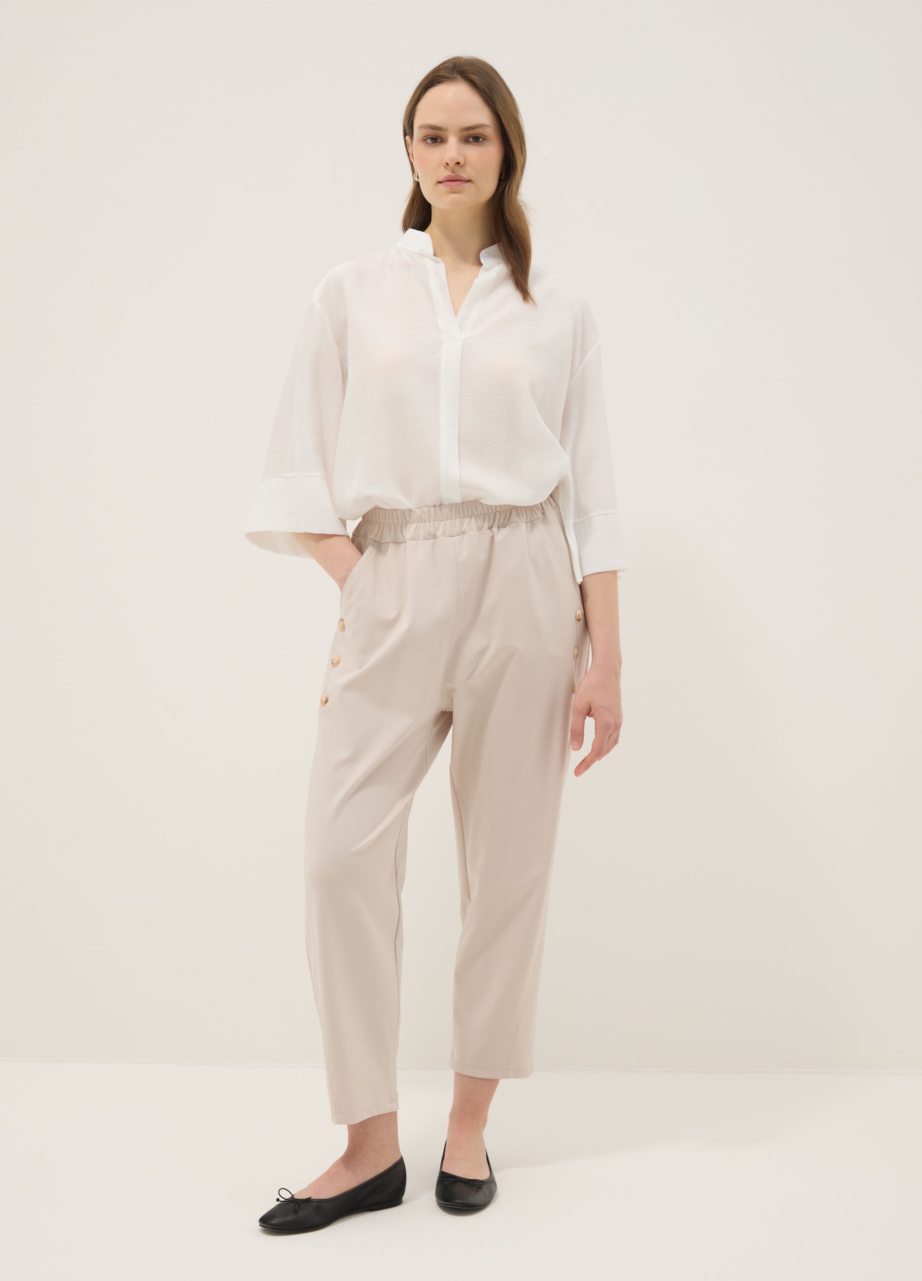 Pantaloni beige con vita elastica in cotone elasticizzato regular fit