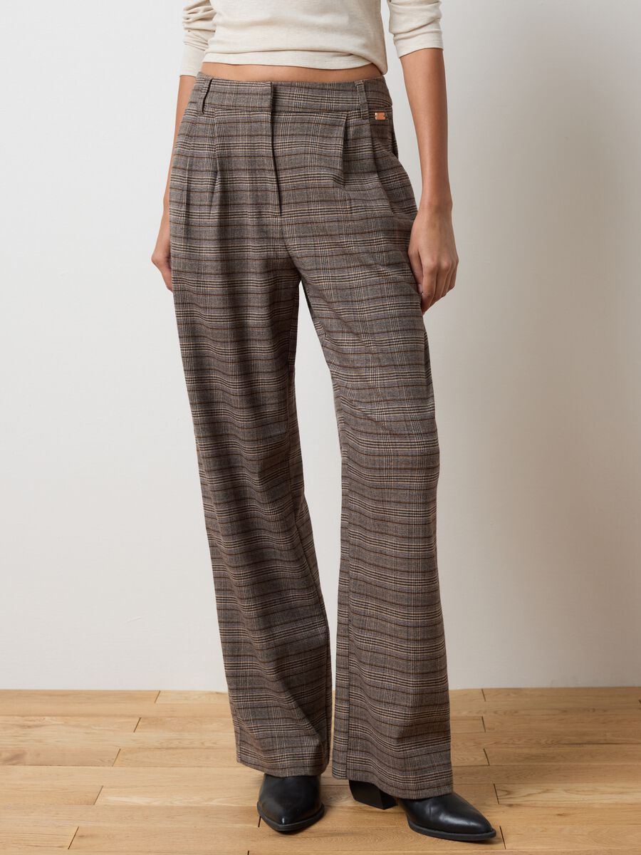 Pantaloni a quadri marroni slim fit_1