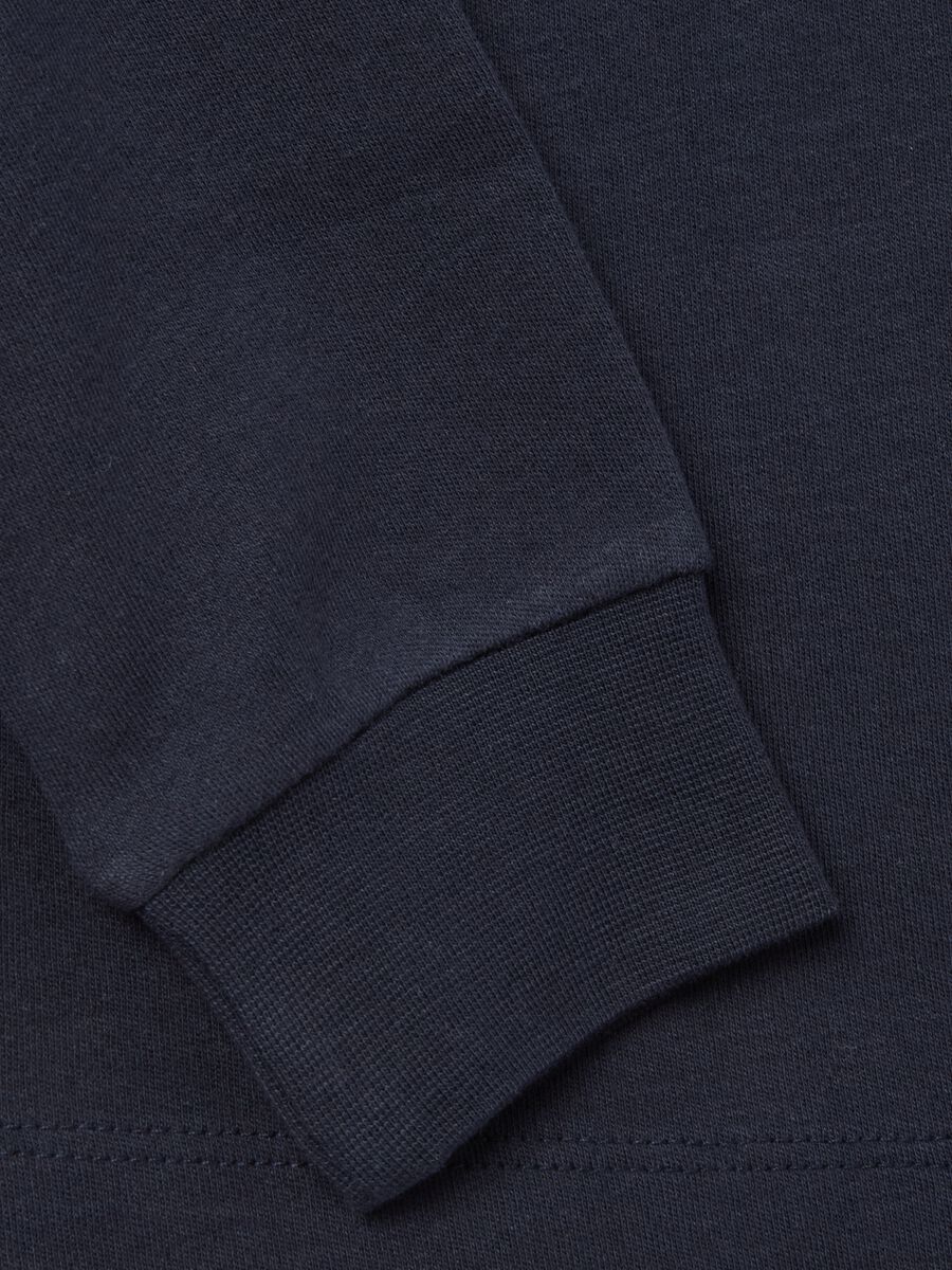 Long-sleeved T-shirt with high neck_2