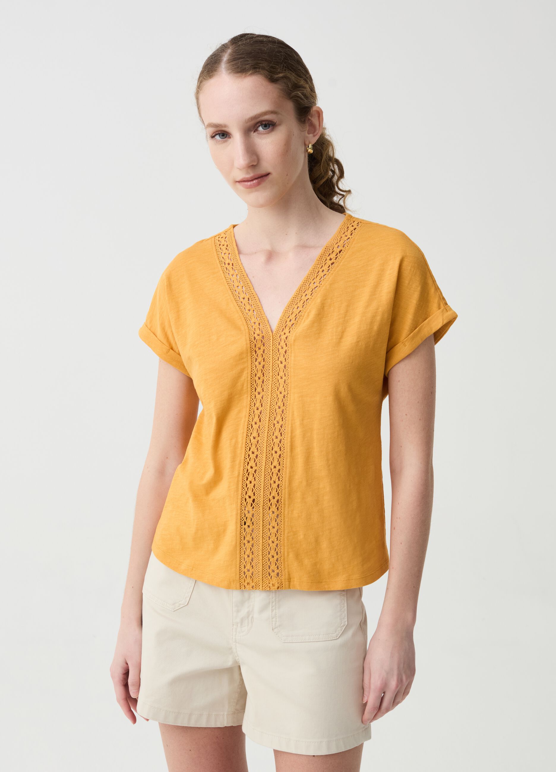 Cotton T-shirt with crochet insert