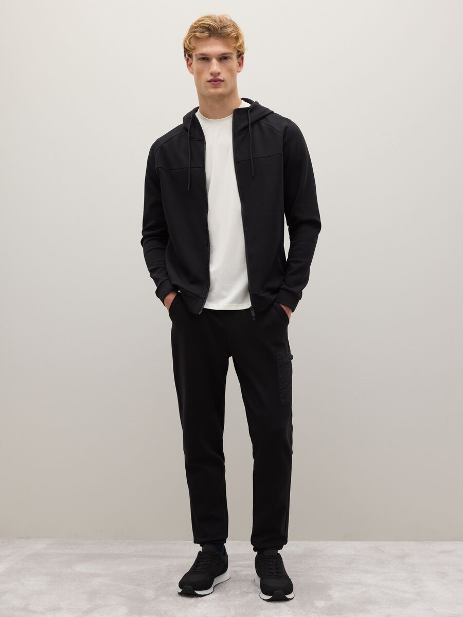 Black Cotton Blend Regular Fit Hoodie with Zip_2