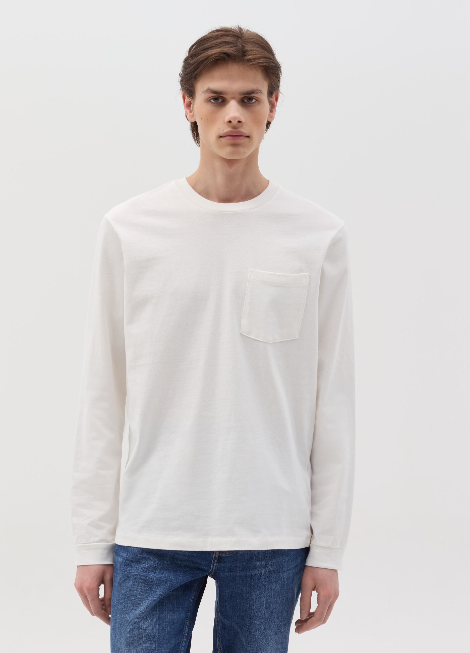Cotton T-shirt with pocket and long sleeves