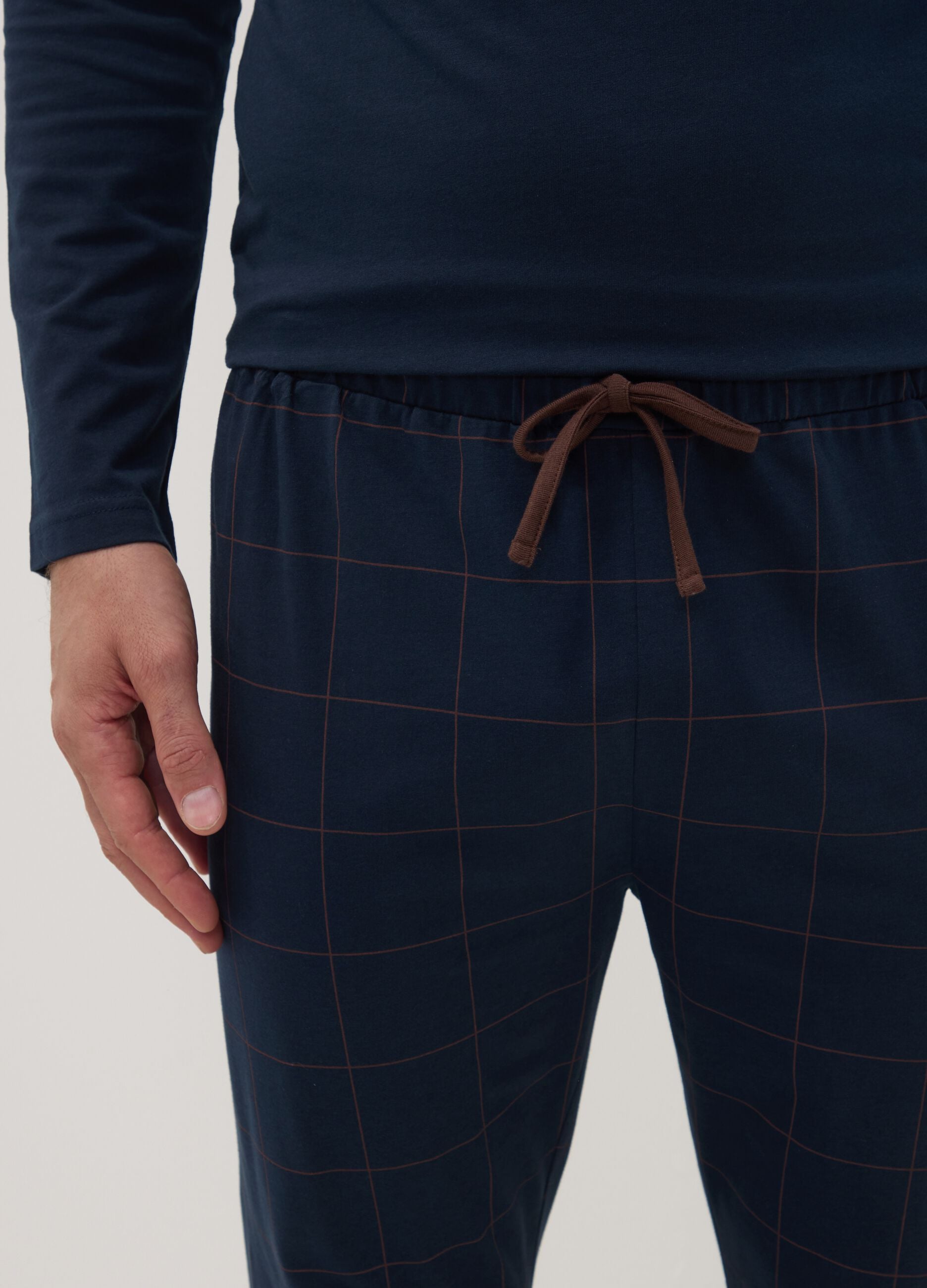Pigiama blu in puro cotone organico con scollo a V
