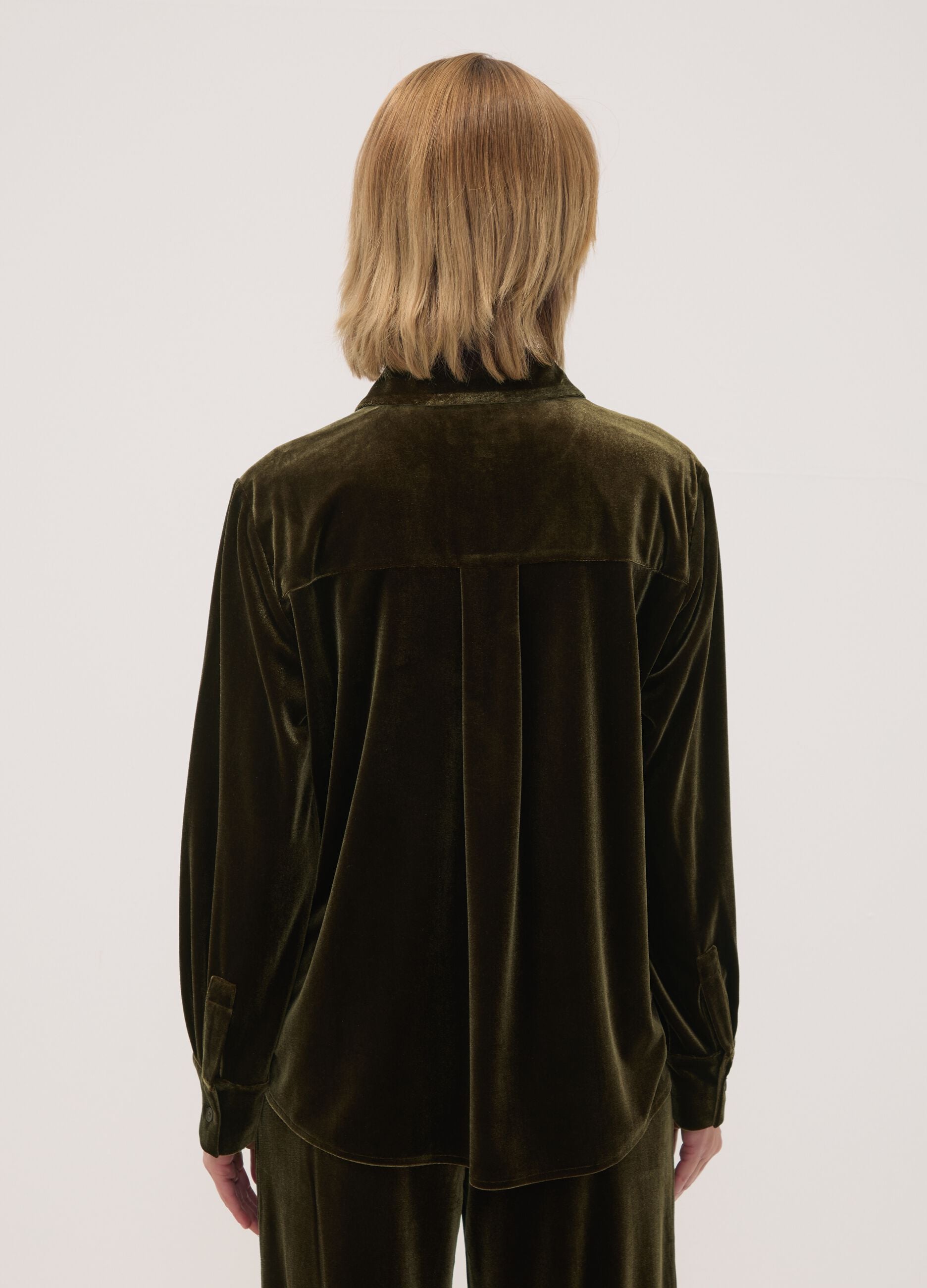Camicia verde in tessuto velour elasticizzato regular fit