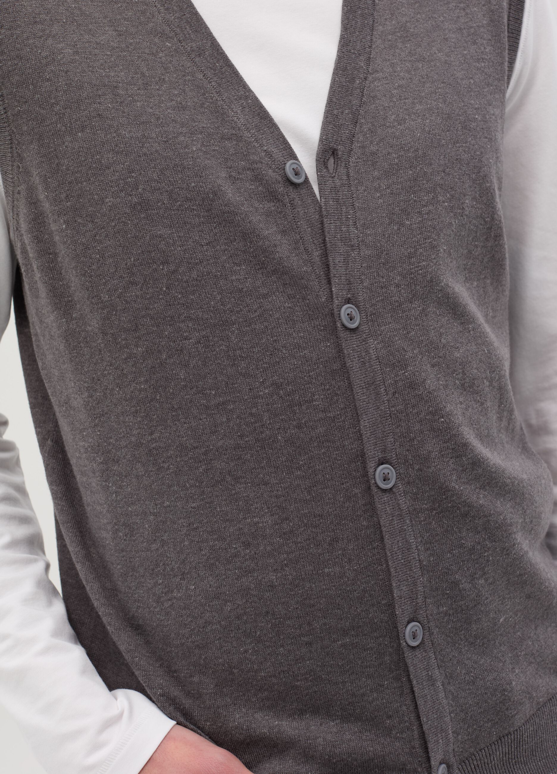 Gilet with V neck and buttons