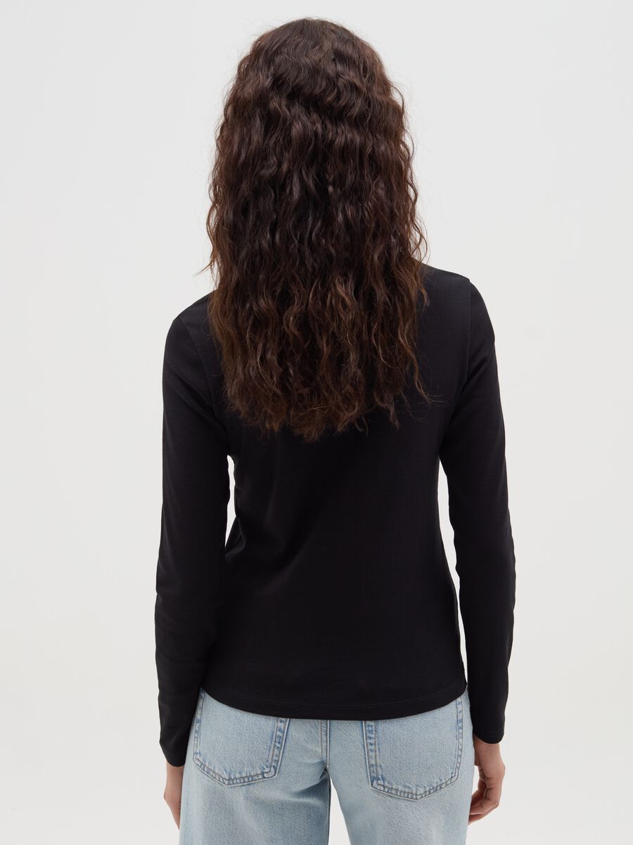 Long-sleeved T-shirt with round neck_2