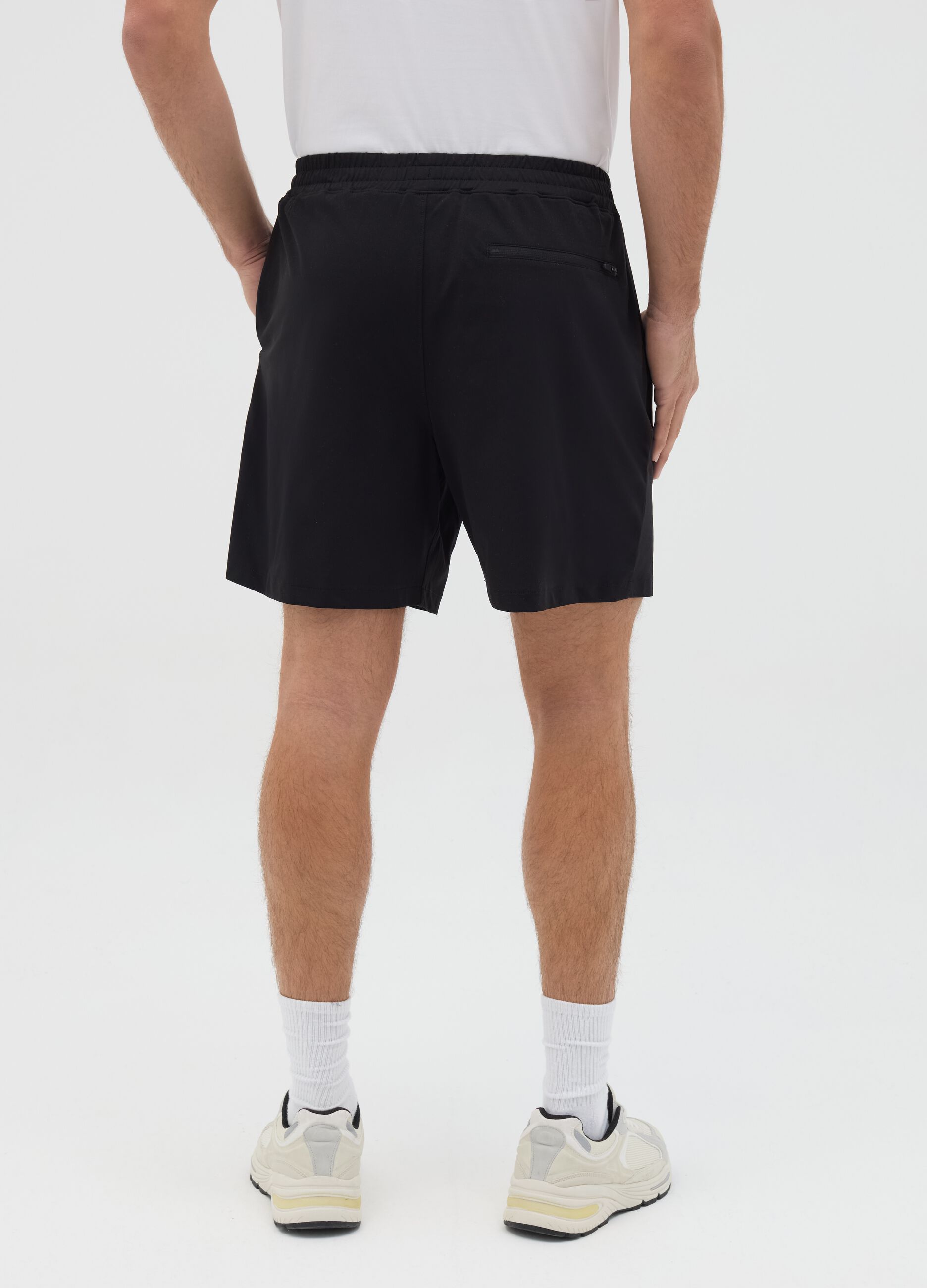 Black Bermuda joggers in stretch fabric