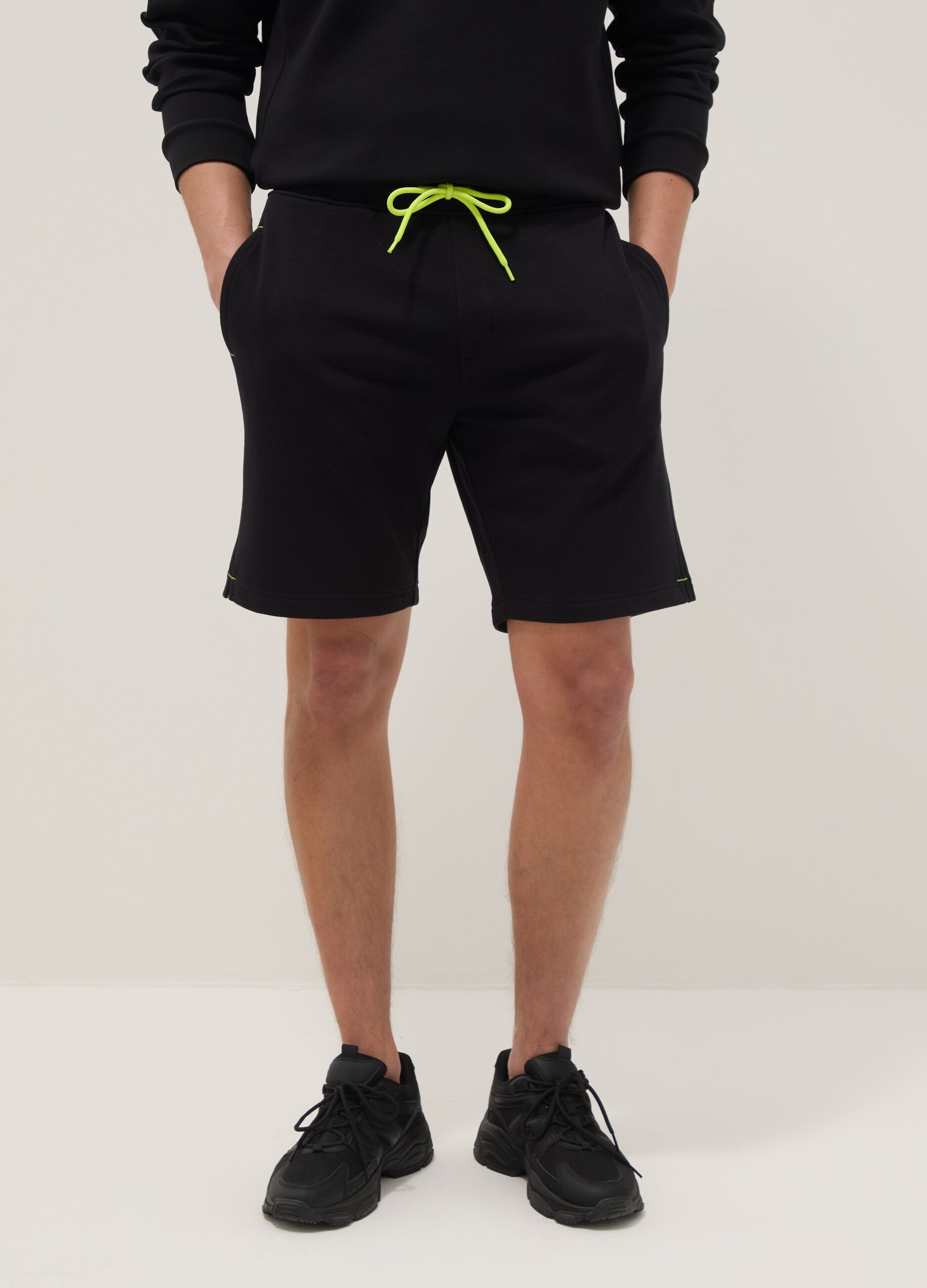 Black cotton-blend Bermuda shorts with elasticated waist, regular fit