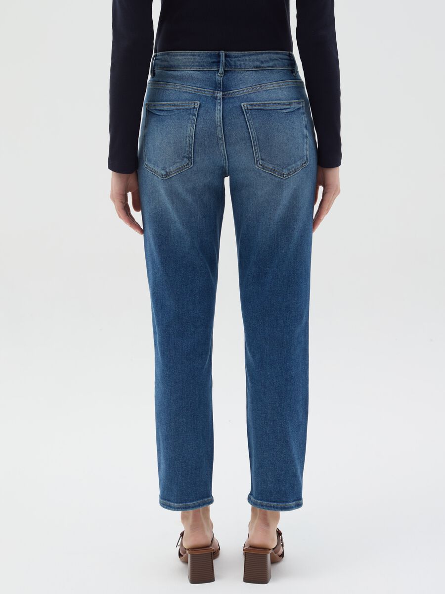 Slim-fit stretch jeans with five pockets_3