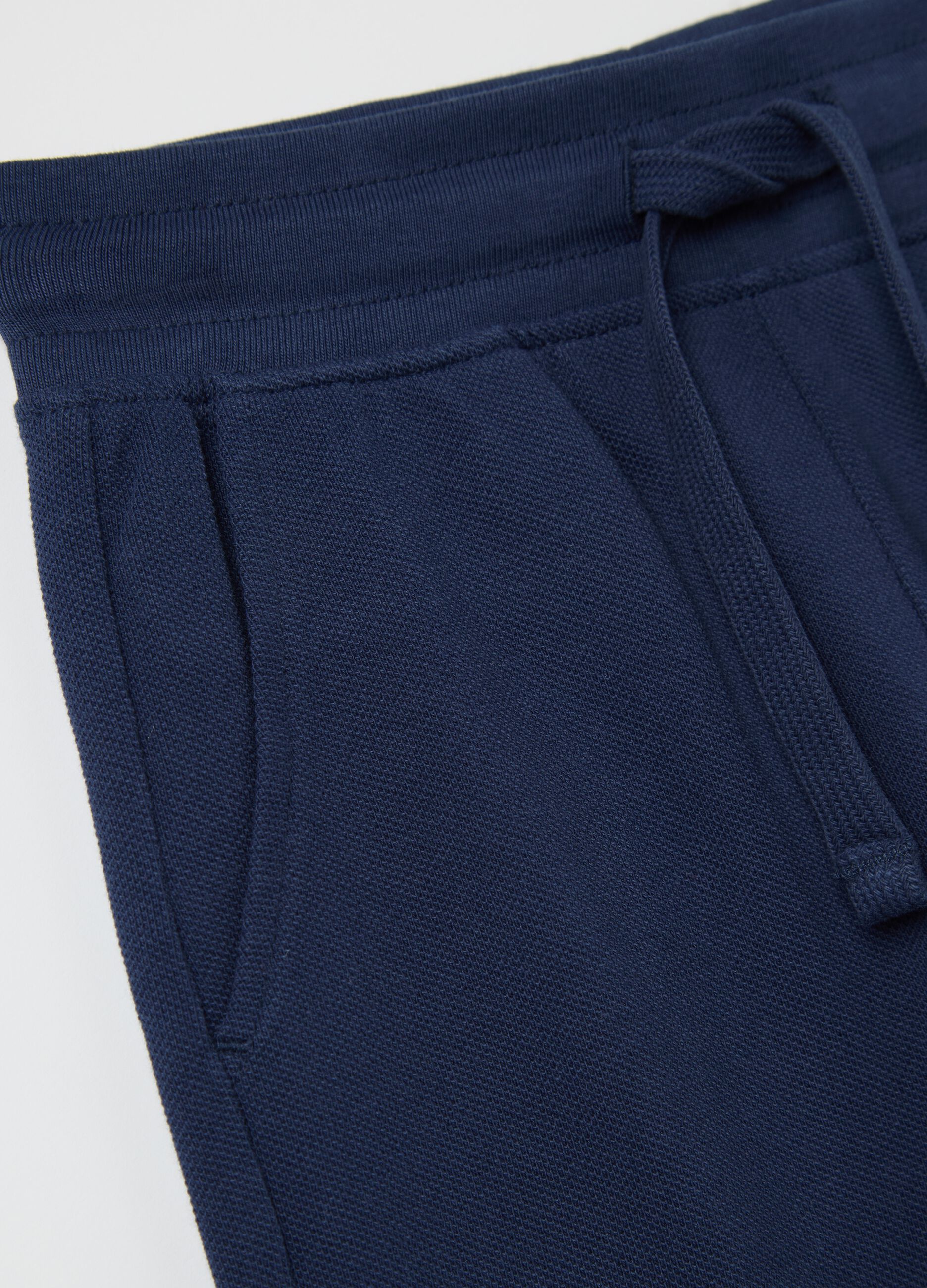 Blue shorts in cotton with drawstring