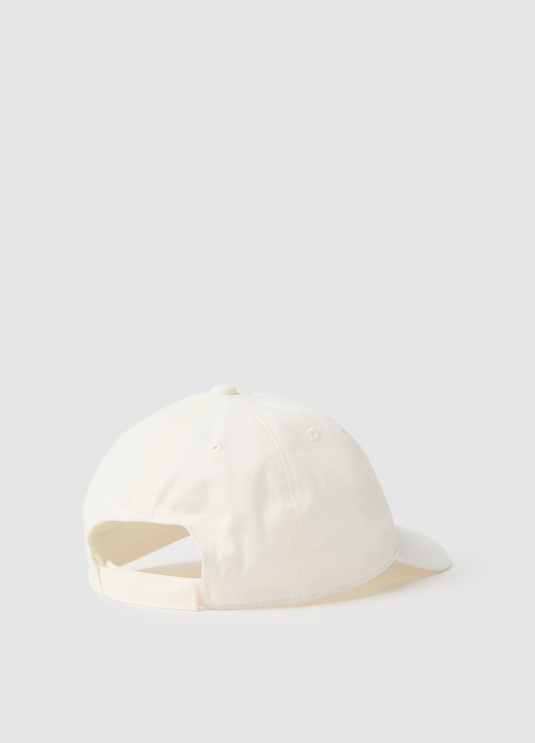 Baseball cap with Captain America print