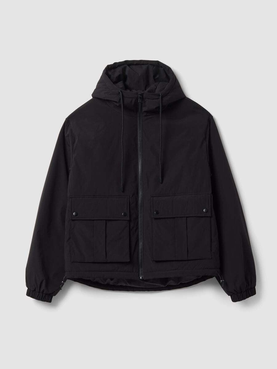 Giaccone nero imbottito con cappuccio e zip over fit_4