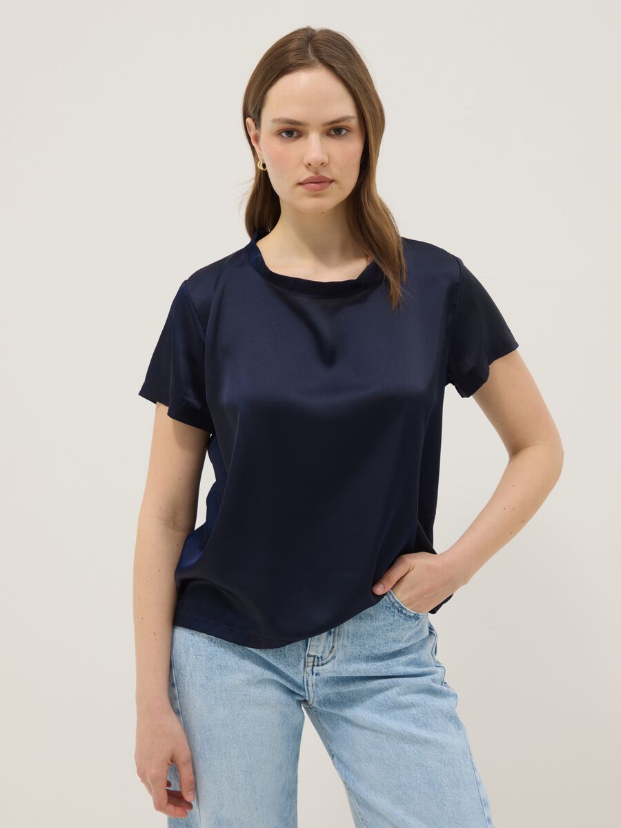 Blue short-sleeve T-shirt with soft neckline, regular fit_0