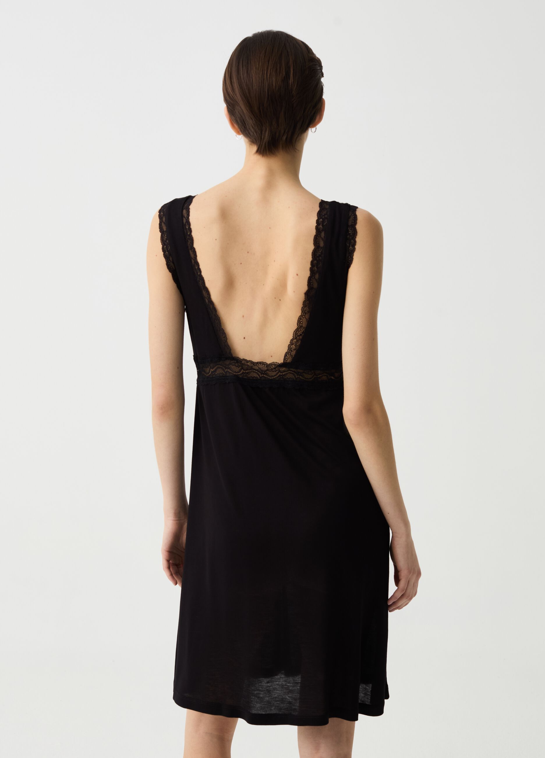 Viscose nightdress with lace