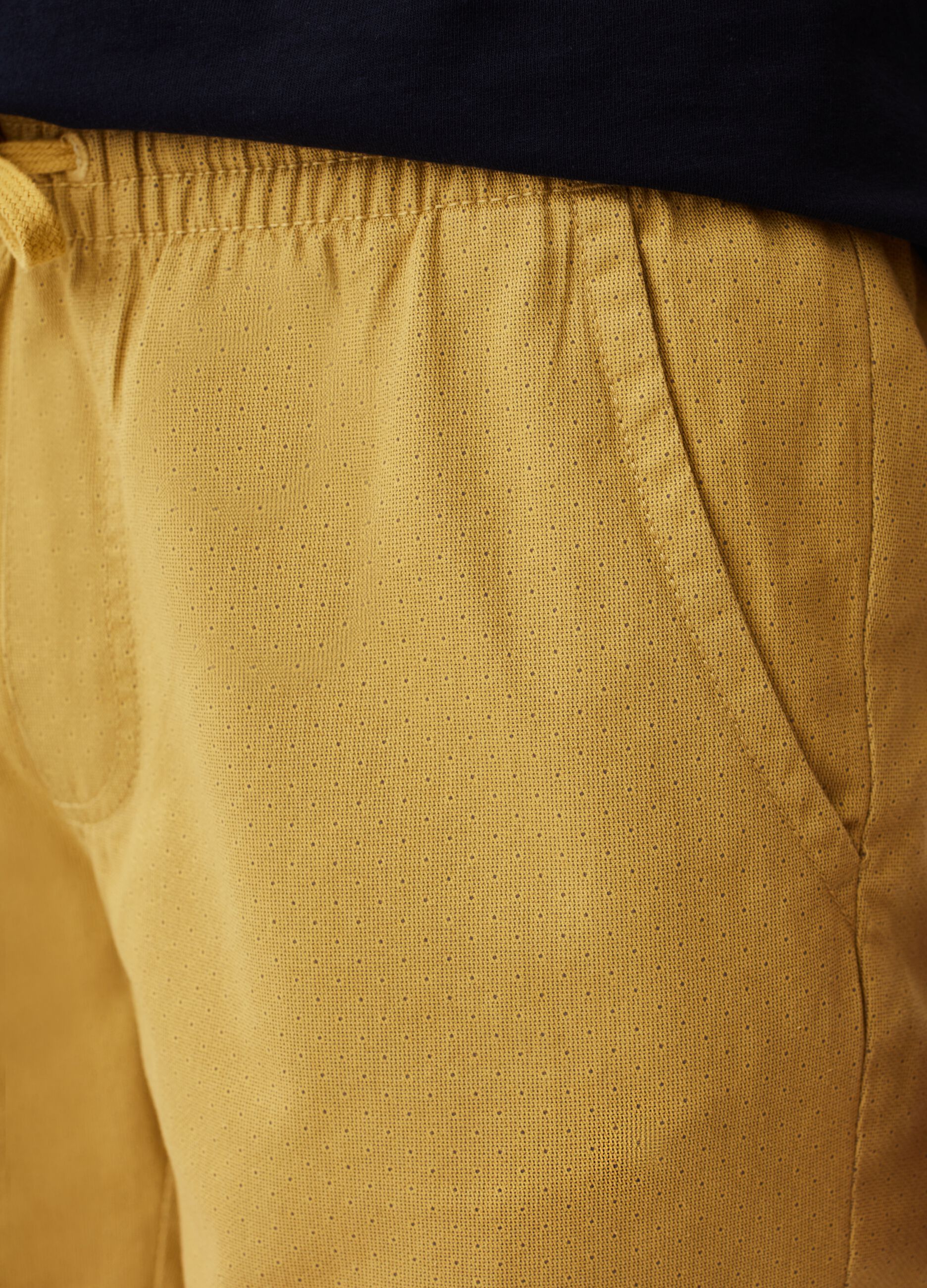 Bermuda chino jogger con micro pois_3