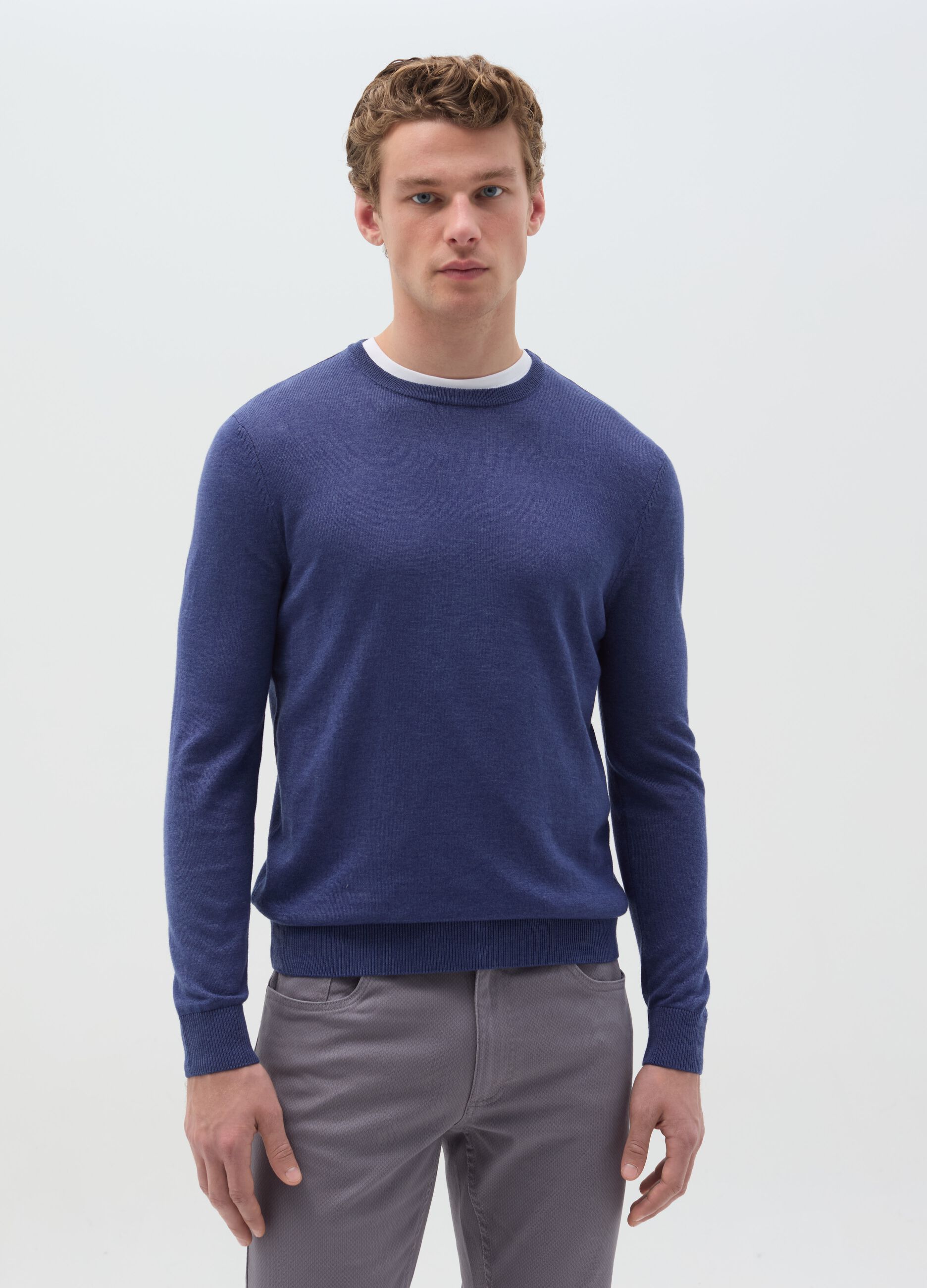 Round neck pullover