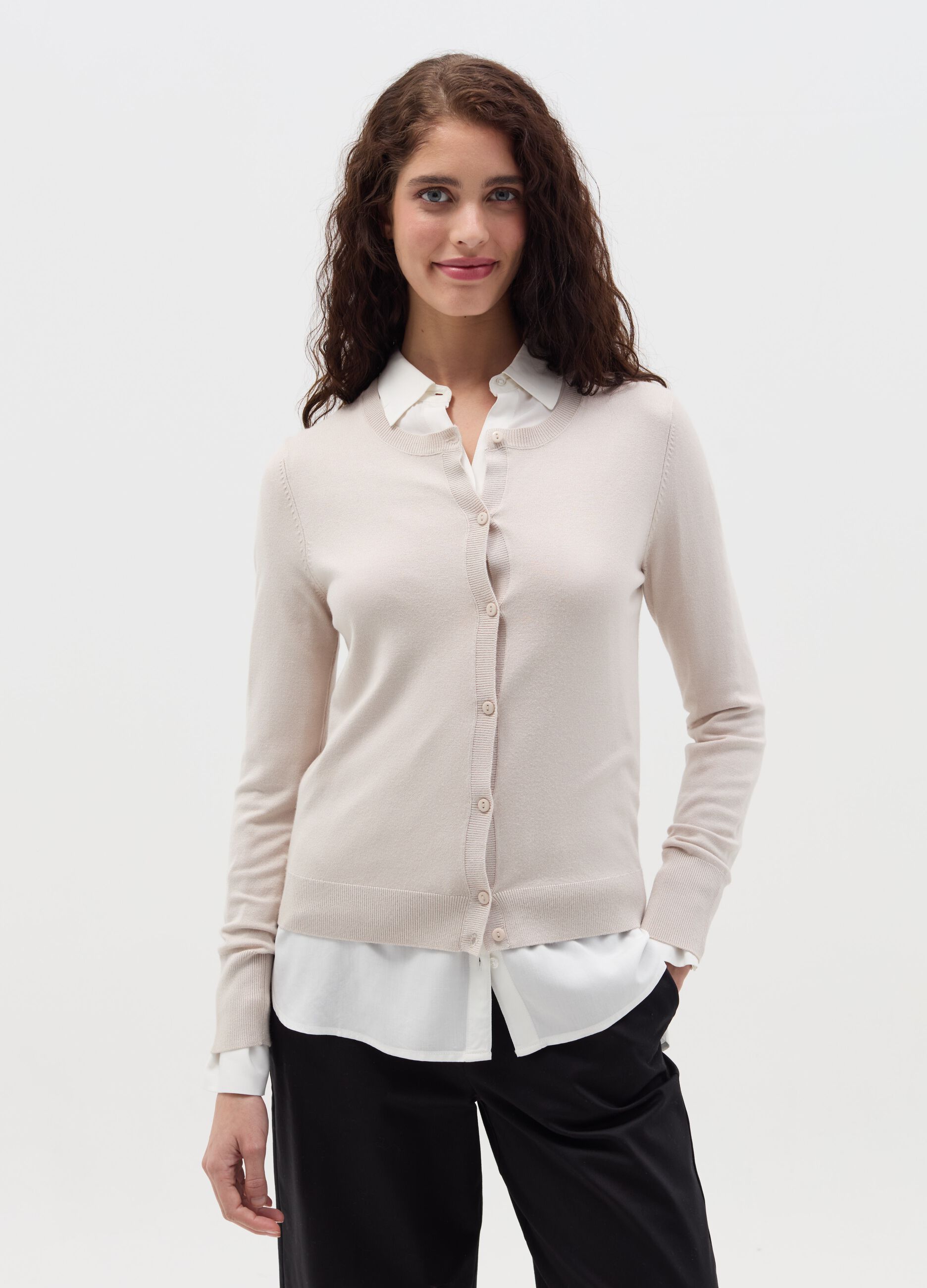 Solid colour cardigan with round neck