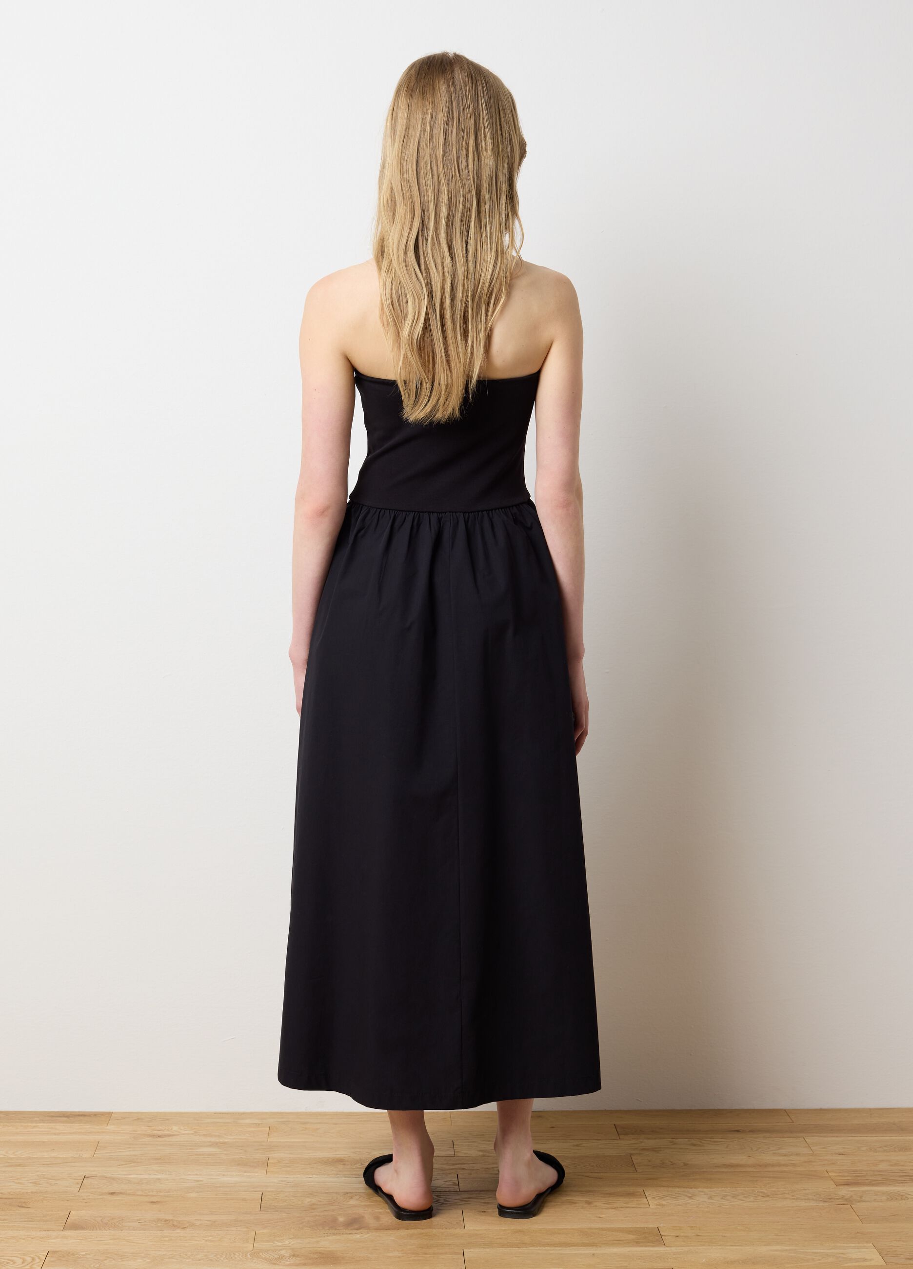 Vestito lungo con top a fascia nero