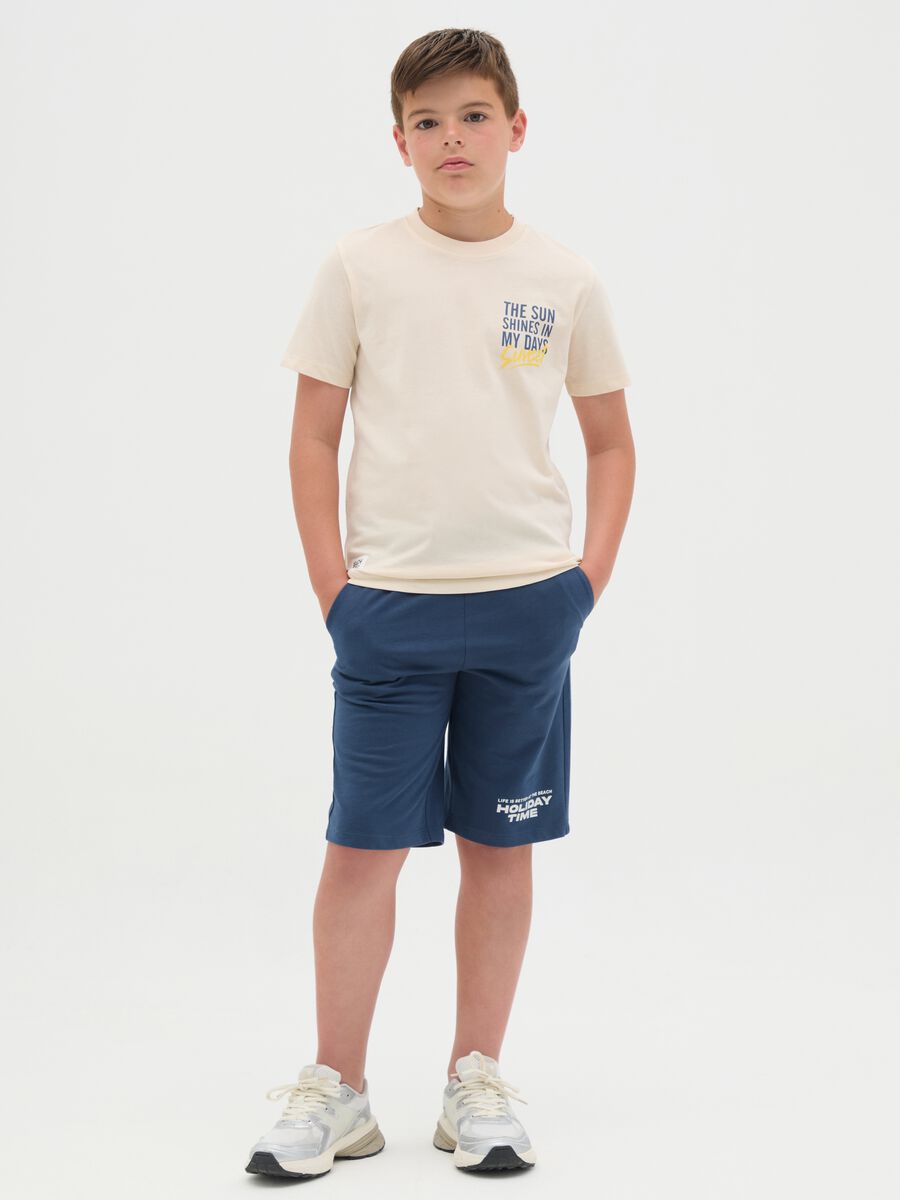Set t-shirt e shorts da ragazzo in puro cotone beige regular fit_1