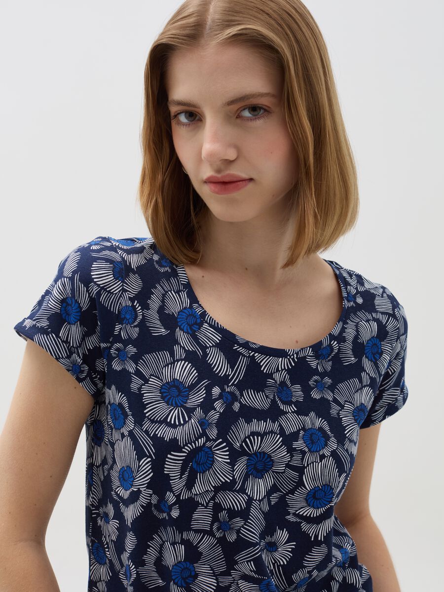 T-shirt with all-over flowers print_0