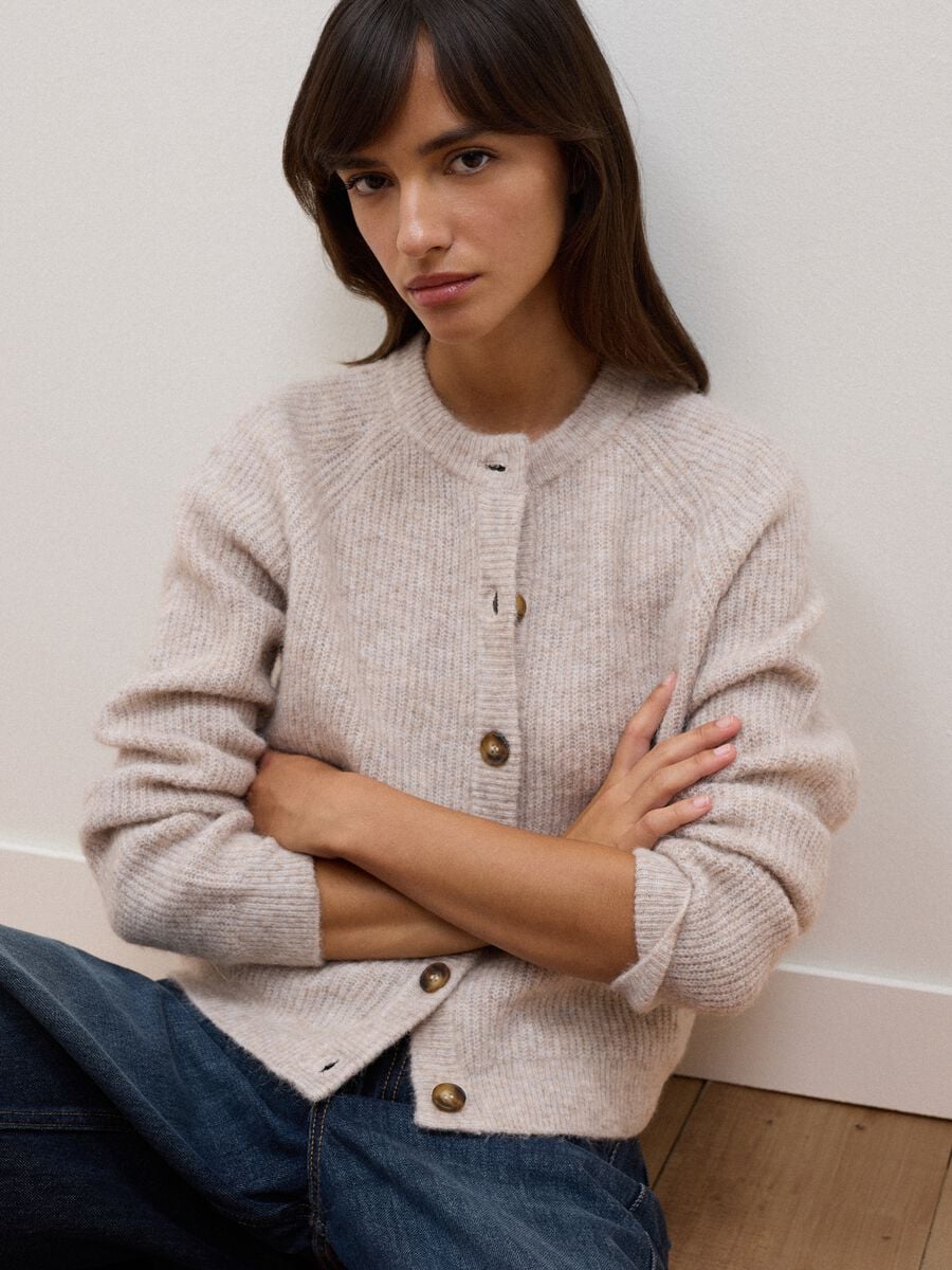 Beige crew-neck cardigan in stretchy wool and alpaca, regular fit_1