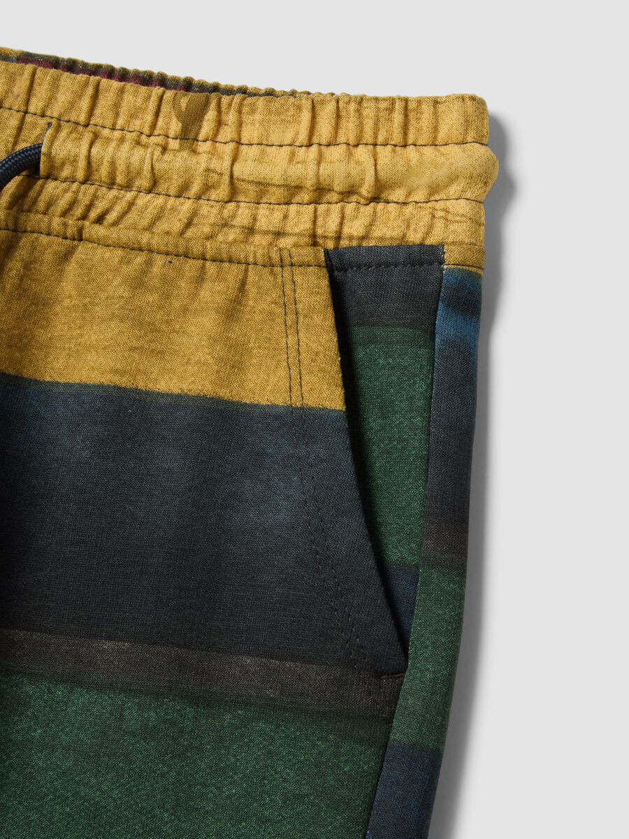 Pantaloni corti in puro cotone a righe multicolor per bambino_3