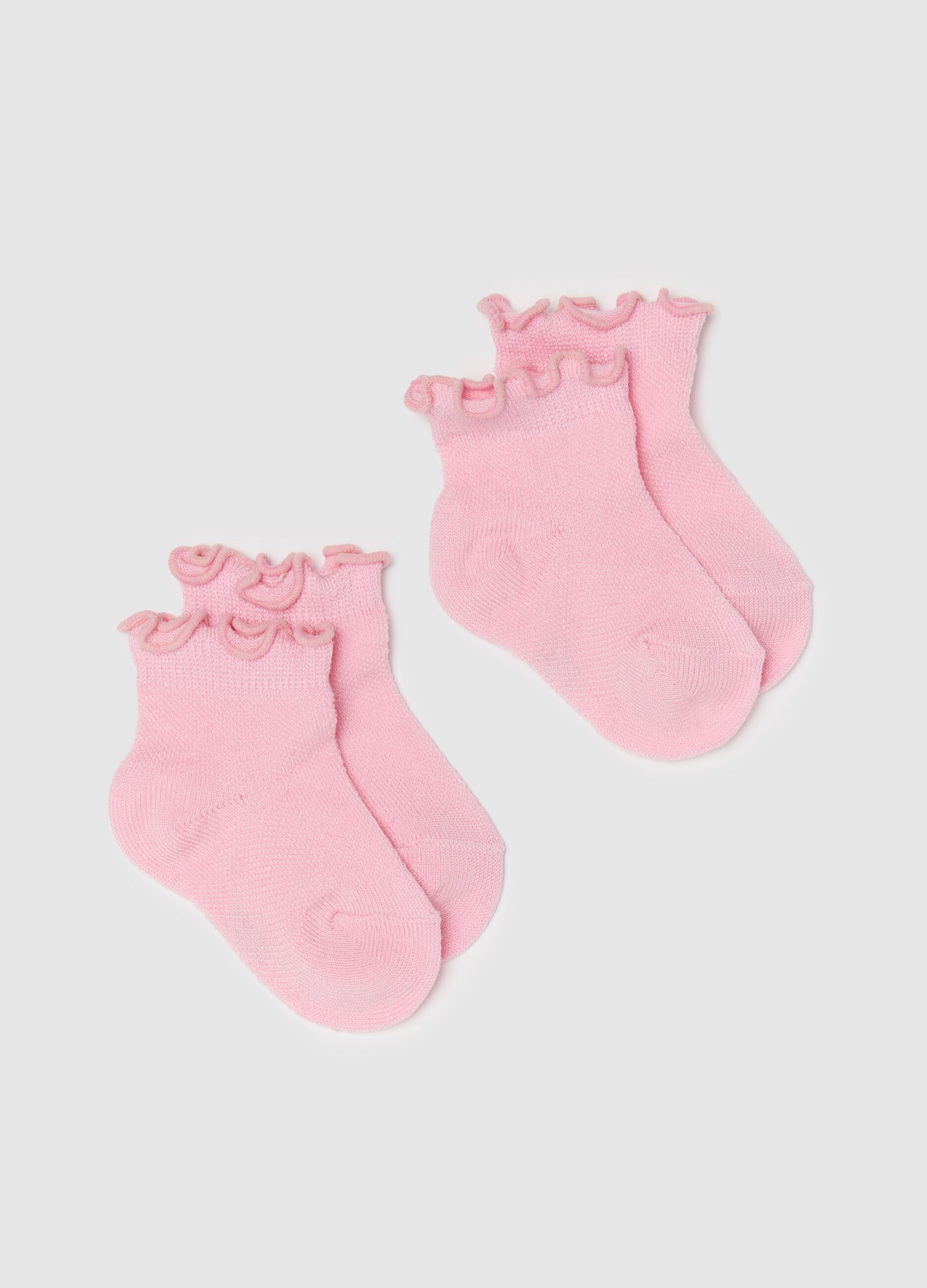 Two-pair pack short socks with wavy edge