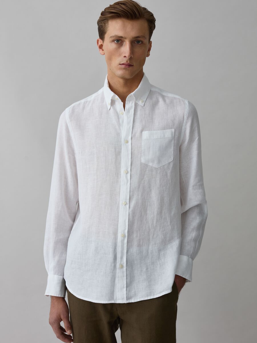 Camicia regular fit in lino button-down_1