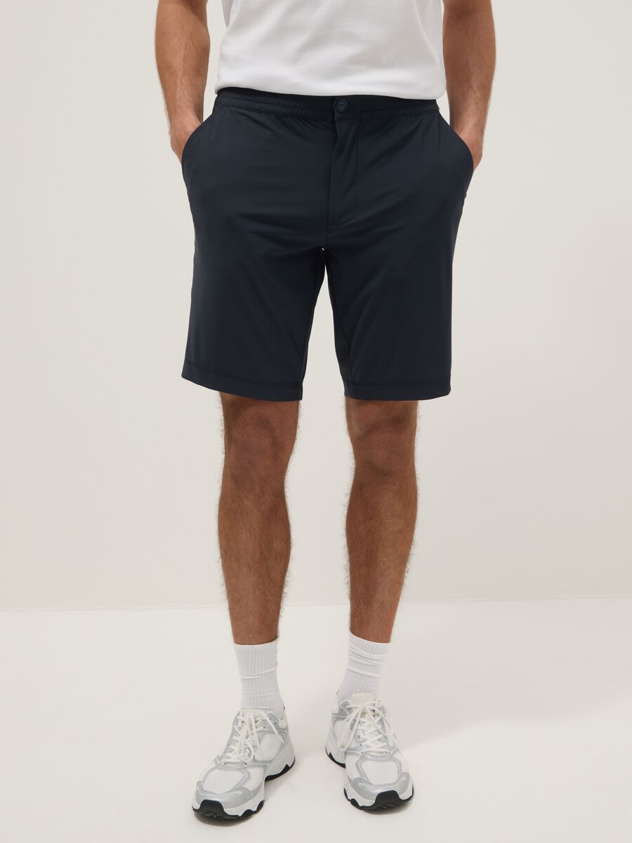 Bermuda chino blu in tessuto elasticizzato regular fit_2