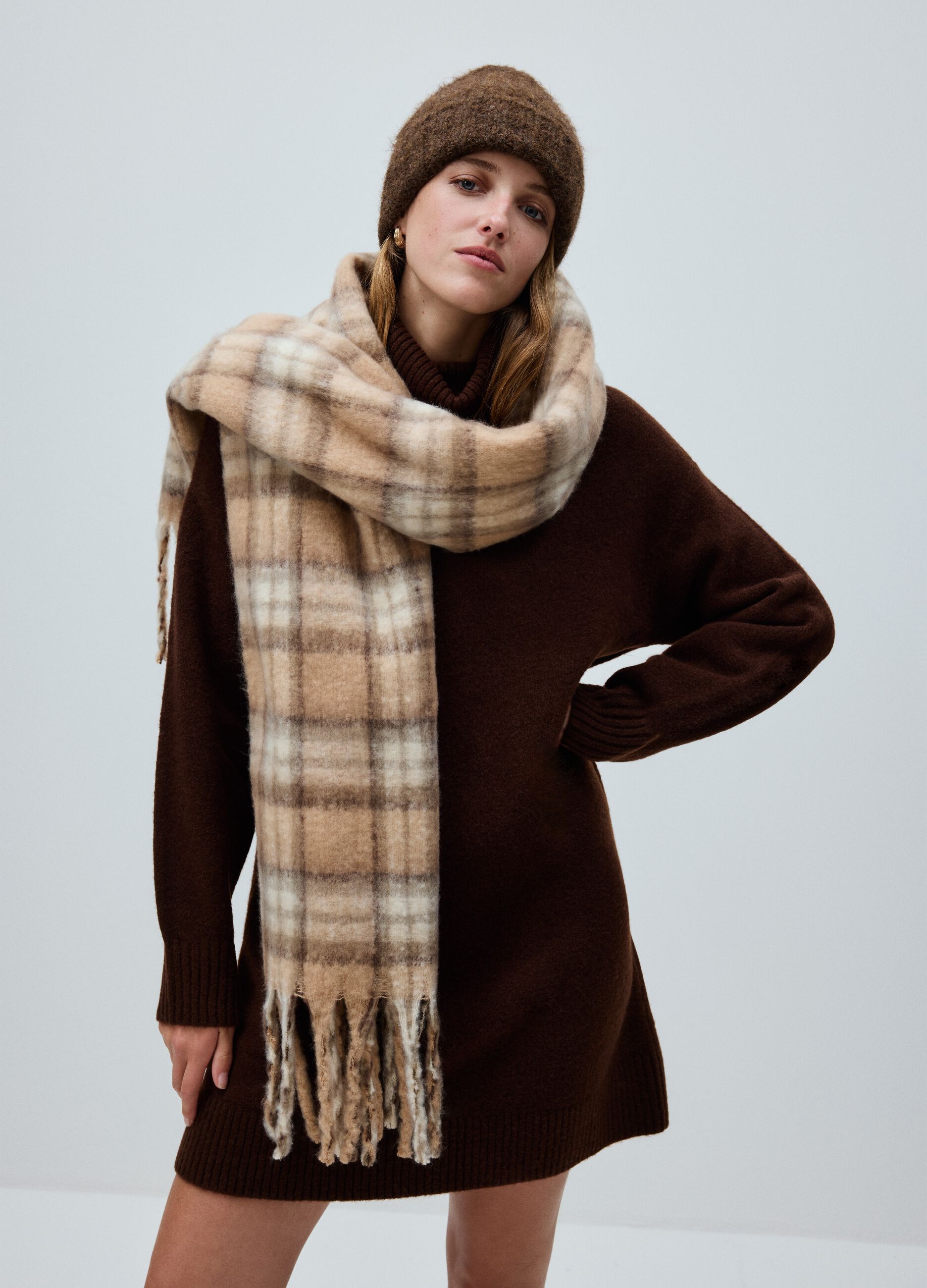 Brown turtleneck sweater regular fit