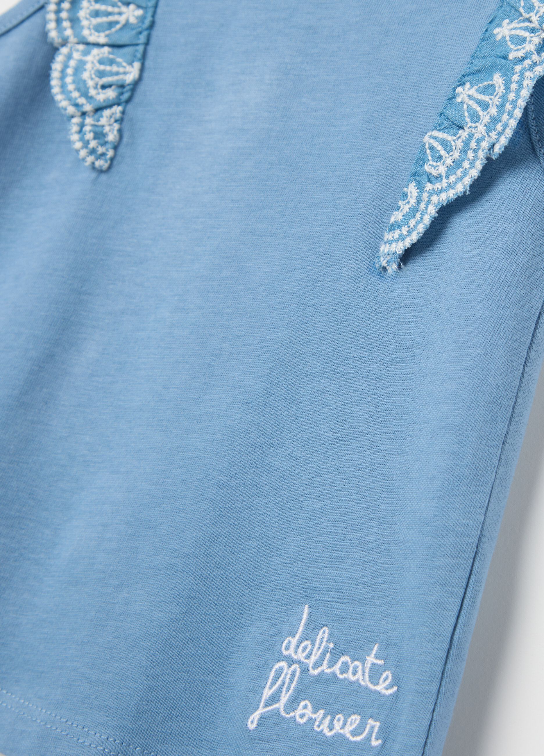 Light blue and white set in 100% cotton