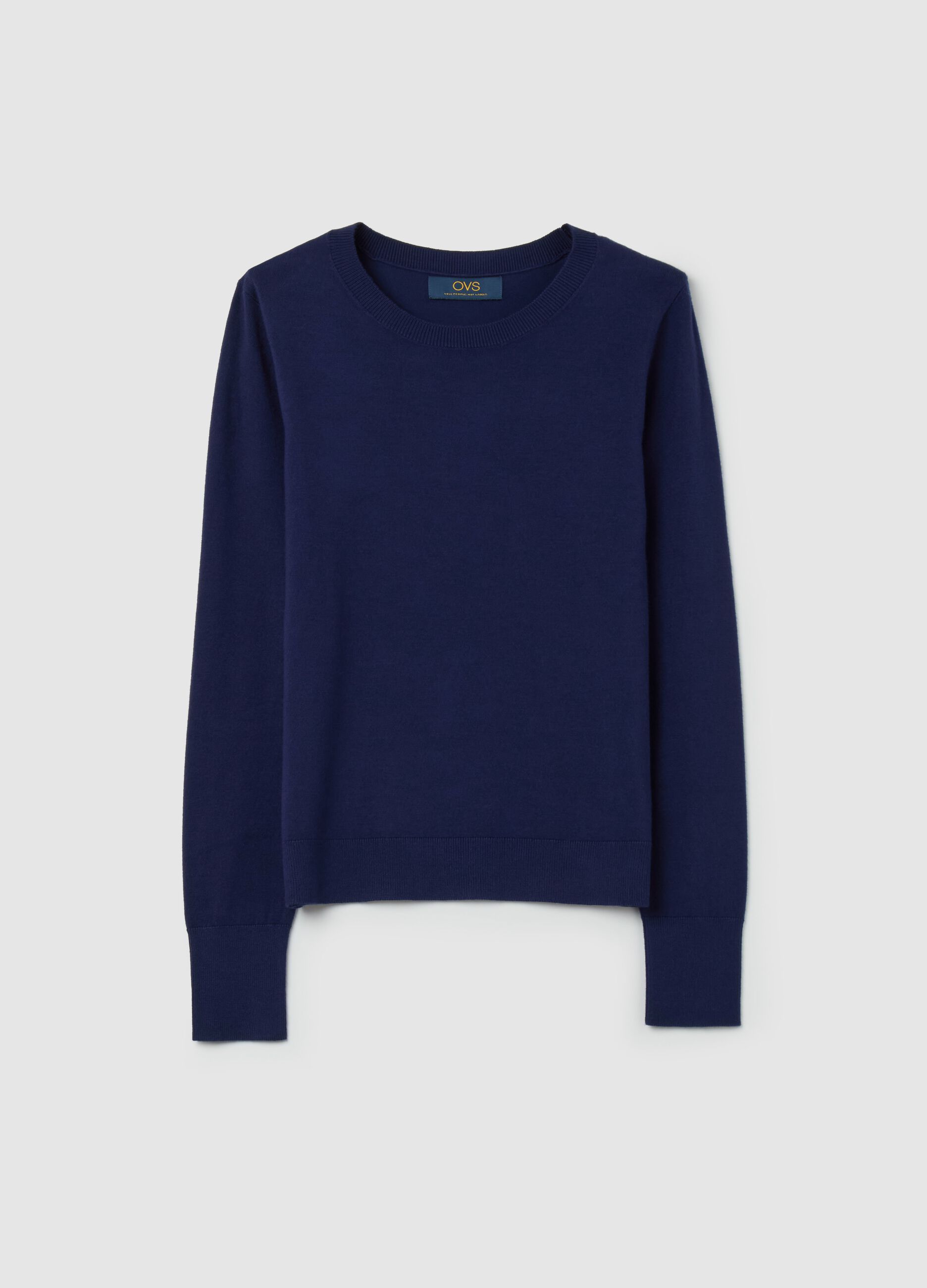 Top with round neck and long sleeves