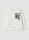T-shirt bianca in puro cotone organico con stampa college per bambino_0