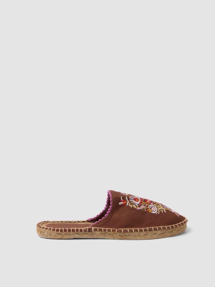 Espadrillas marroni ricamati_0