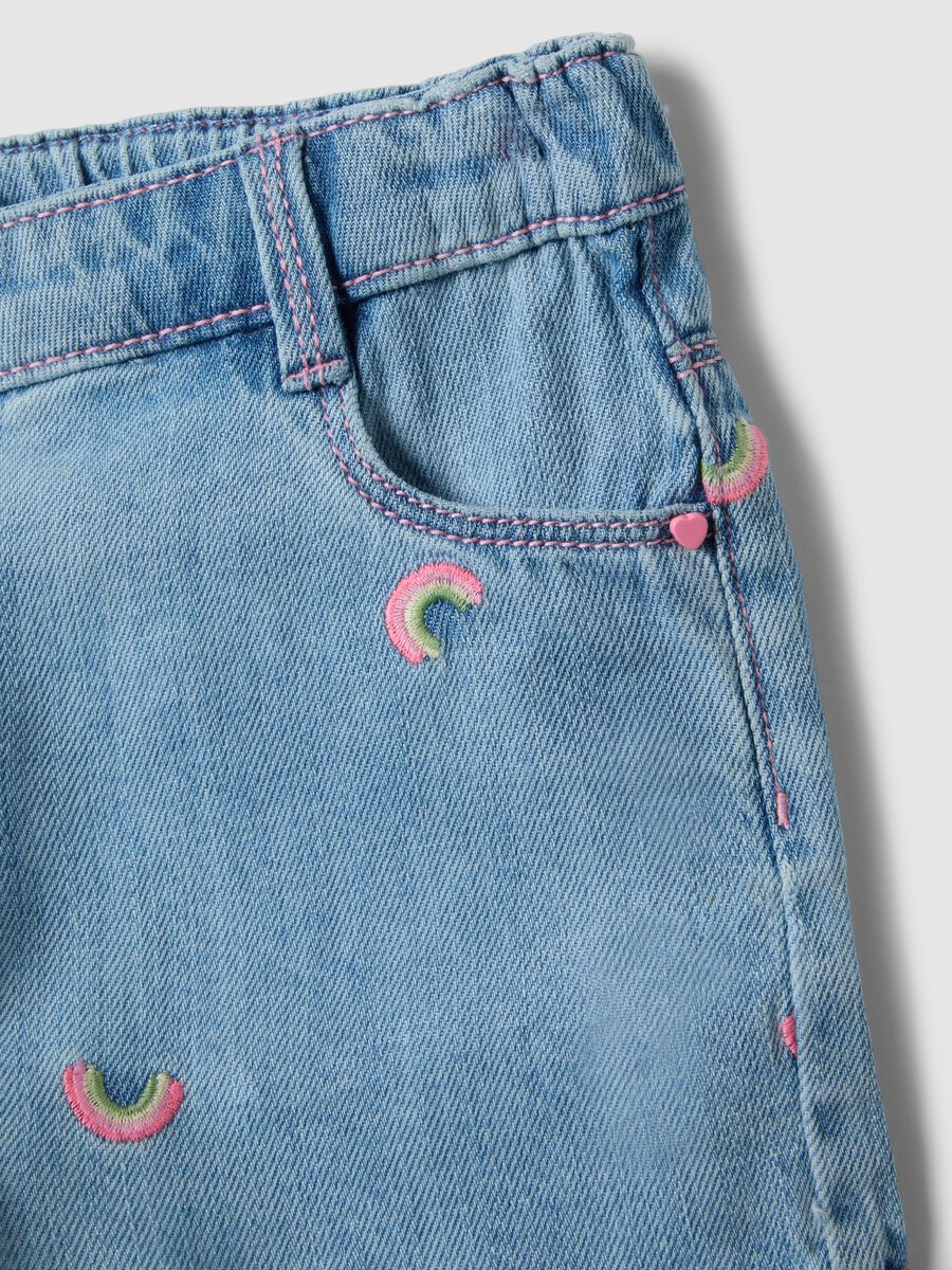 Shorts in misto cotone denim azzurri da bimba regular fit con ricami_3