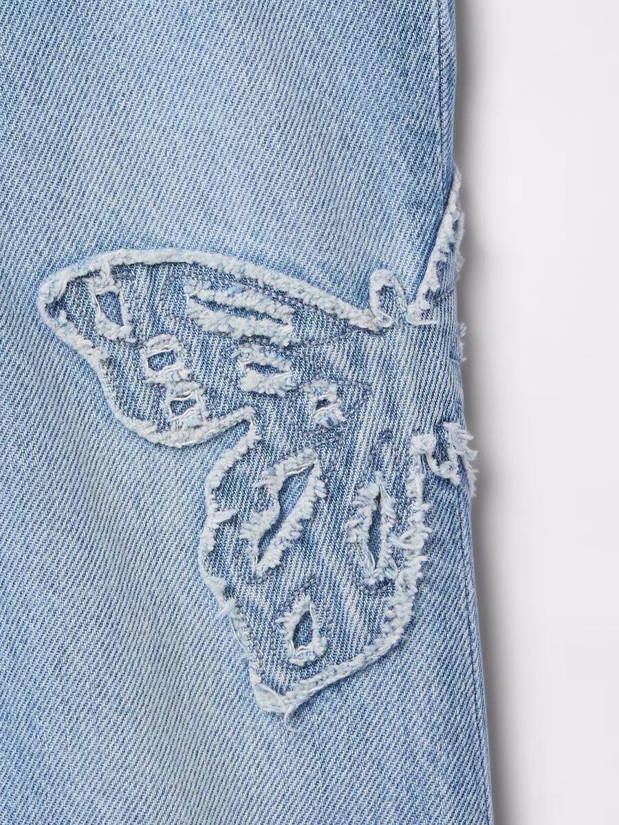 Jeans denim con ricamo farfalla_2