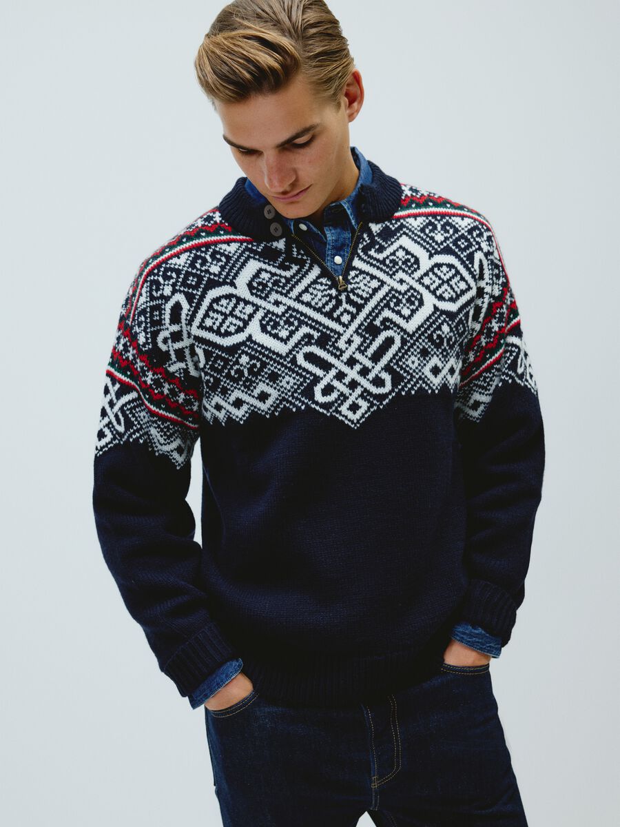 Blue regular fit pullover with jacquard pattern_0