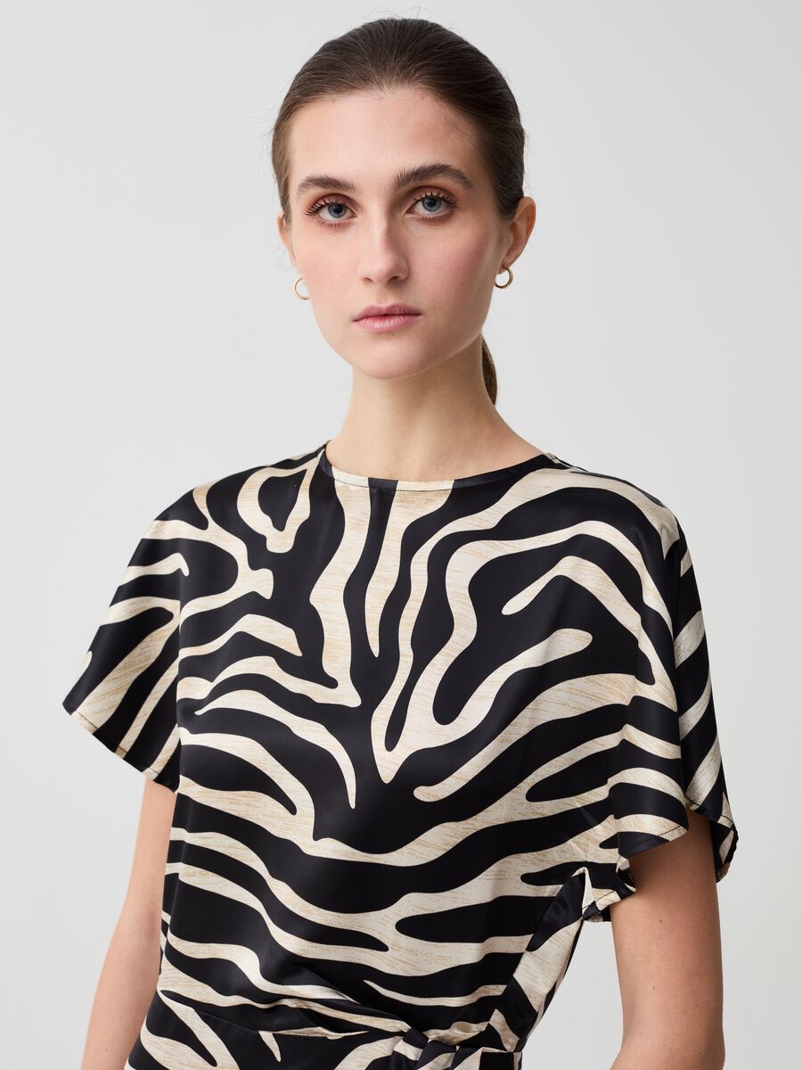 Short satin dress with zebra print_2