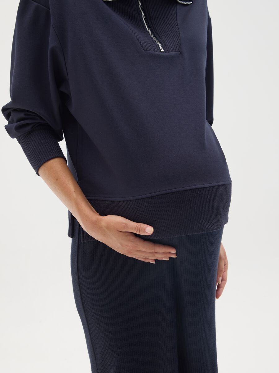 Blue maternity sweatshirt with half zip_2