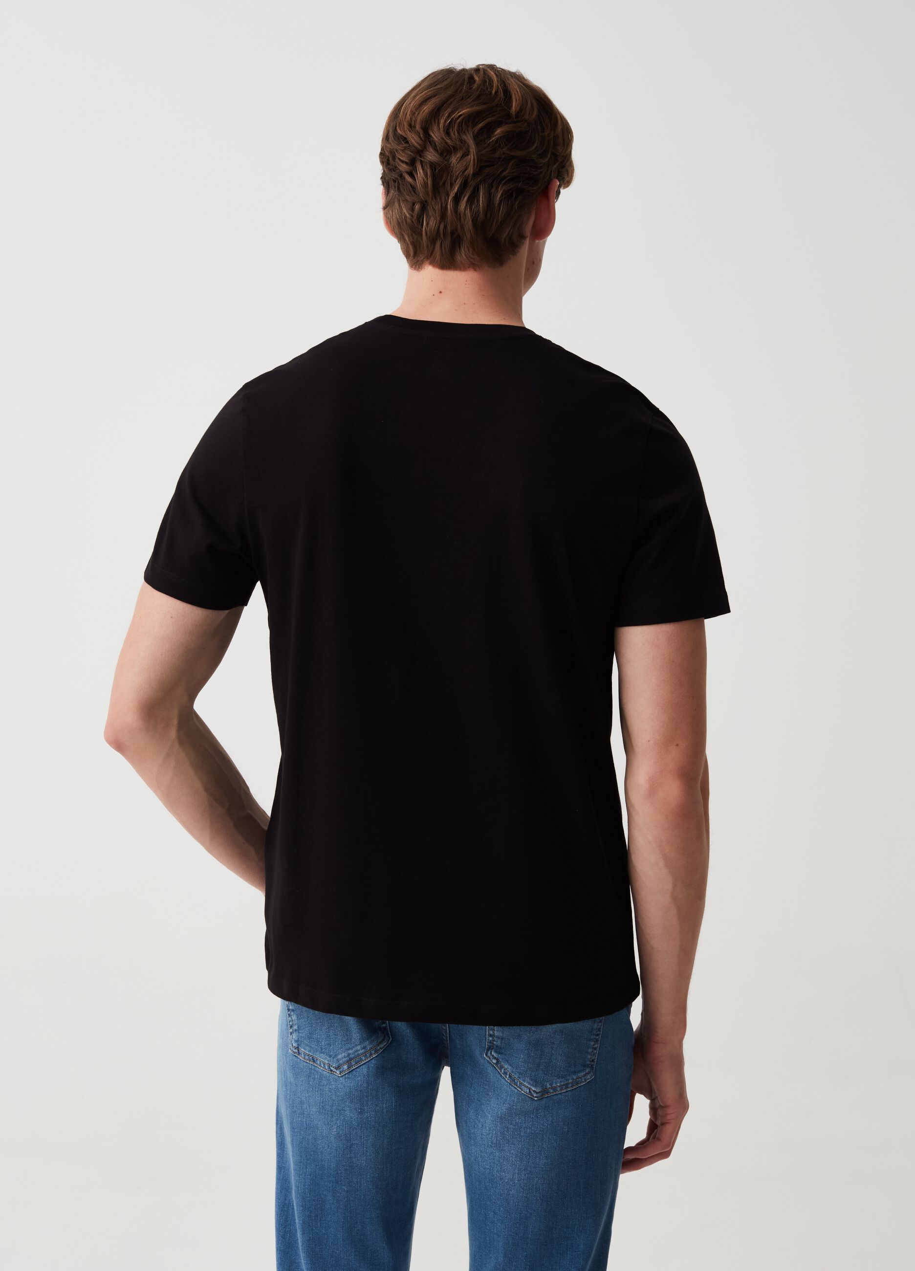 T-shirt in cotone bio con scollo a V