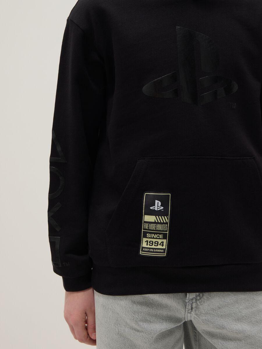 Felpa in puro cotone nera con cappuccio per ragazzi_2